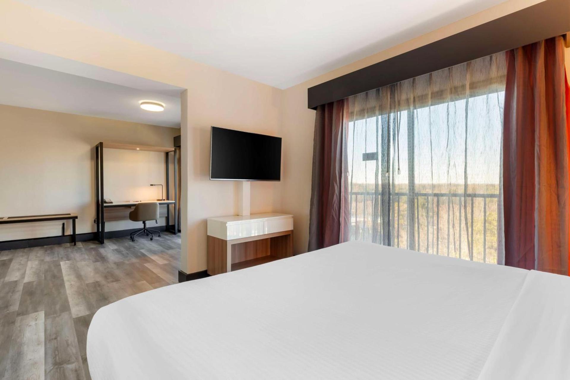 Best Western Plus Atlanta Airport East photo 16