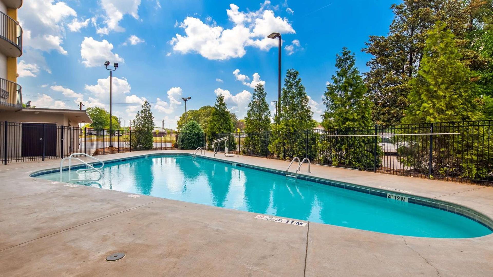 Best Western Plus Atlanta Airport East photo 3