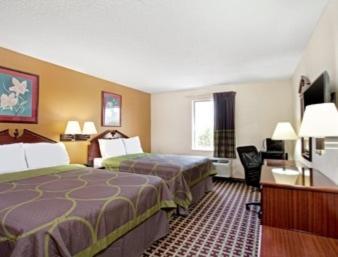 Super 8 by Wyndham Forrest City AR photo 13