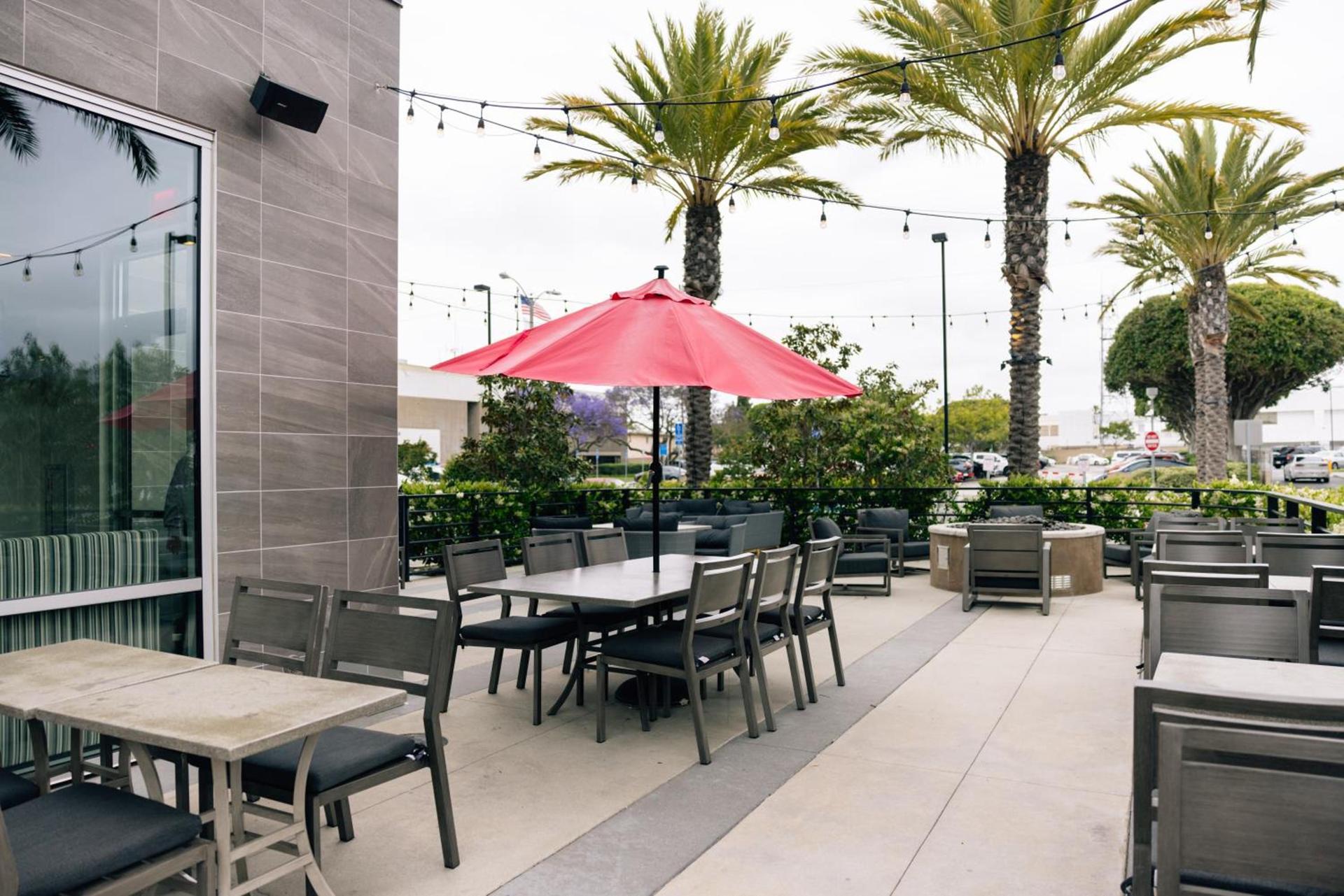 Courtyard by Marriott Los Angeles LAX/Hawthorne photo 4