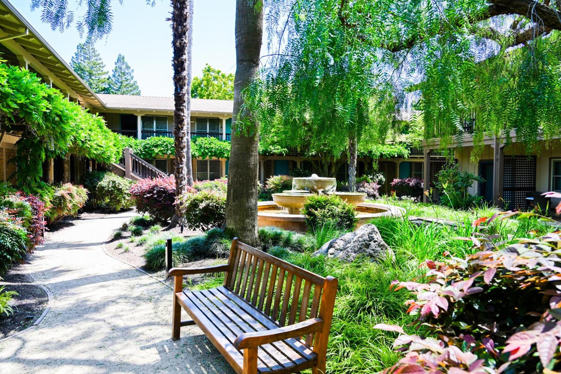 El Pueblo Inn photo 95