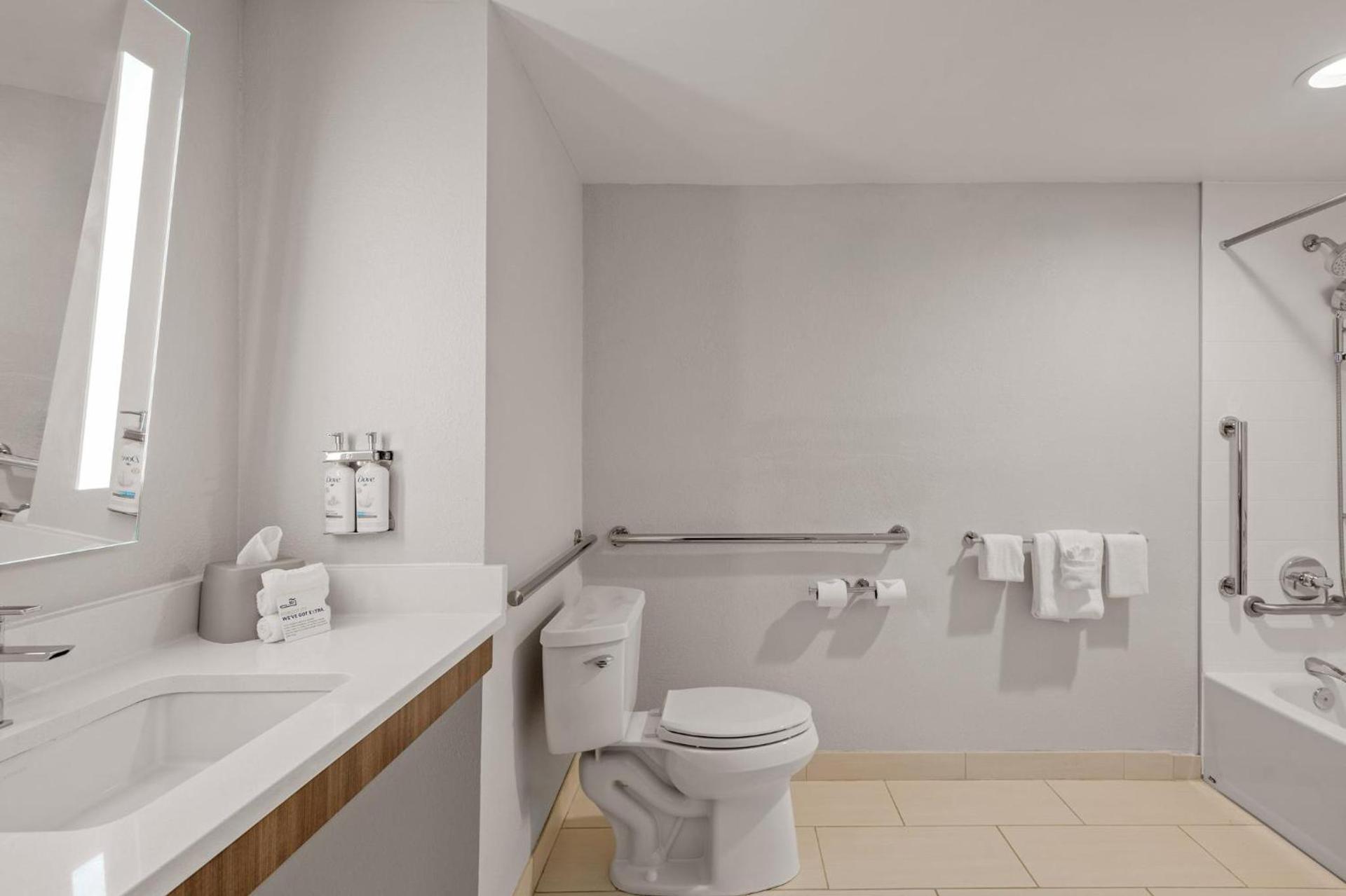 Holiday Inn Express Hershey-Harrisburg Area by IHG photo 42