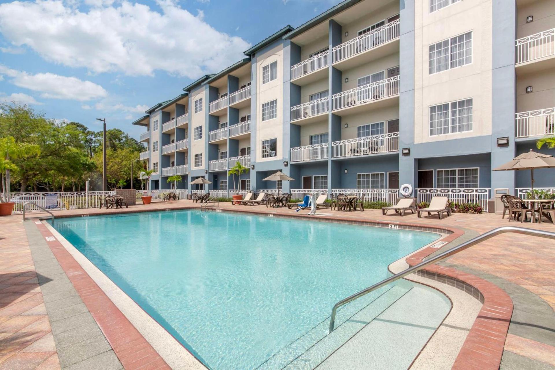 Best Western Naples Plaza Hotel photo 51