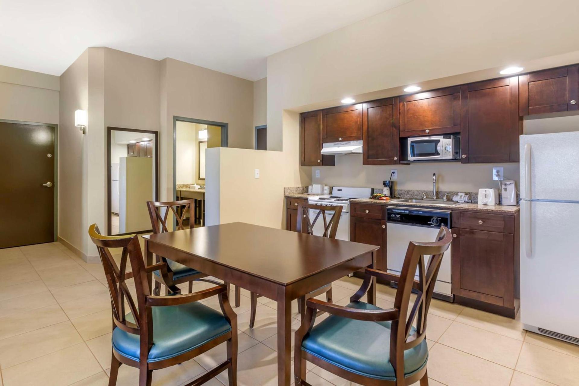 Best Western Naples Plaza Hotel photo 4
