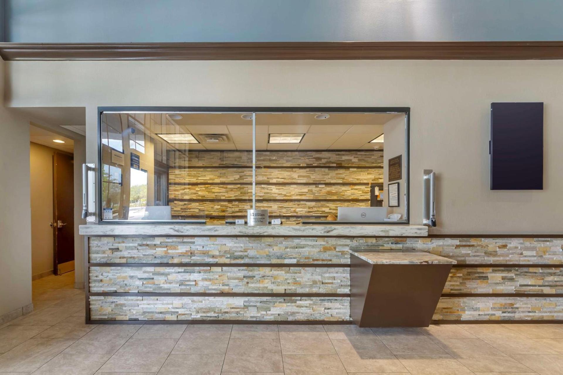 Best Western Naples Plaza Hotel photo 10