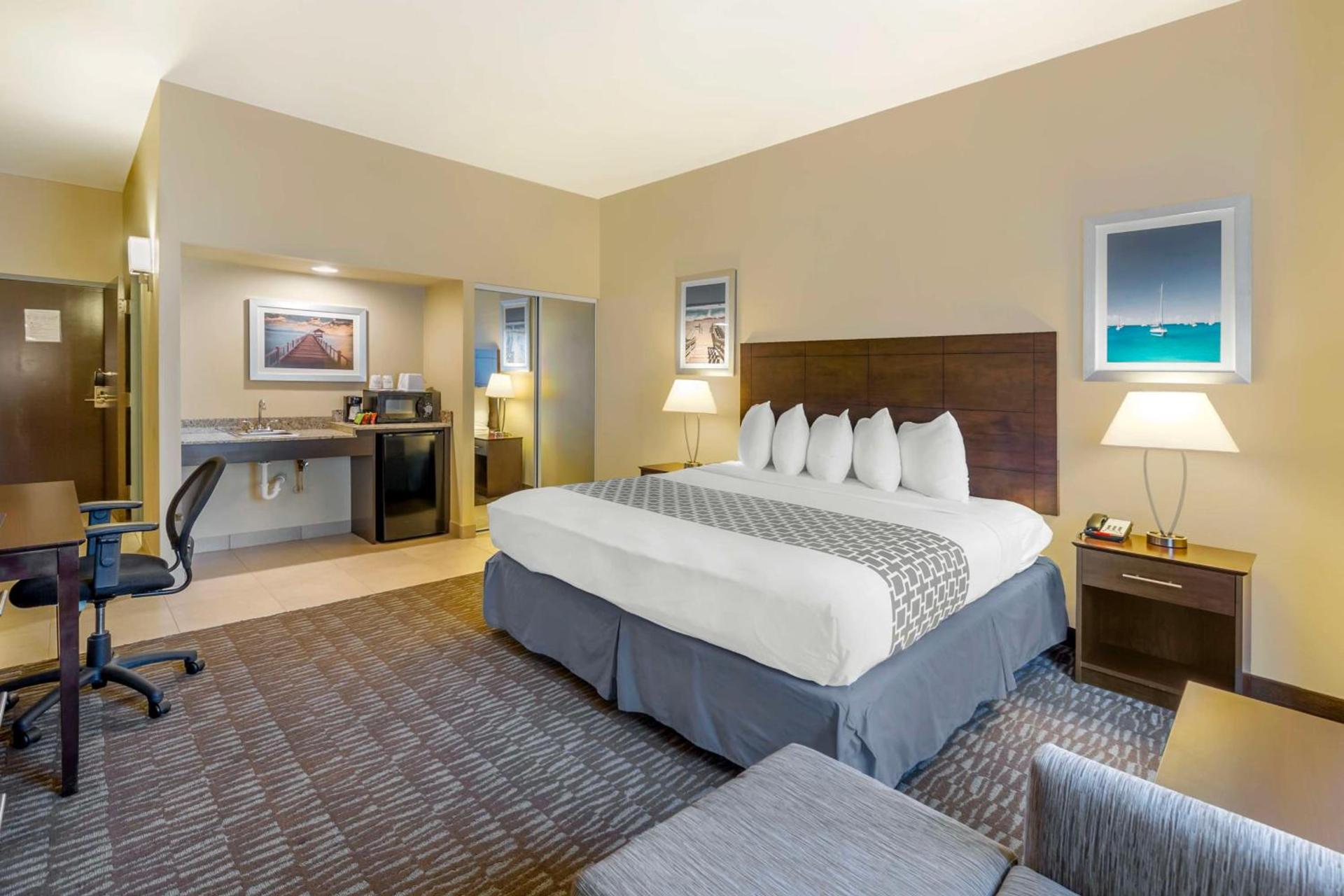 Best Western Naples Plaza Hotel photo 14