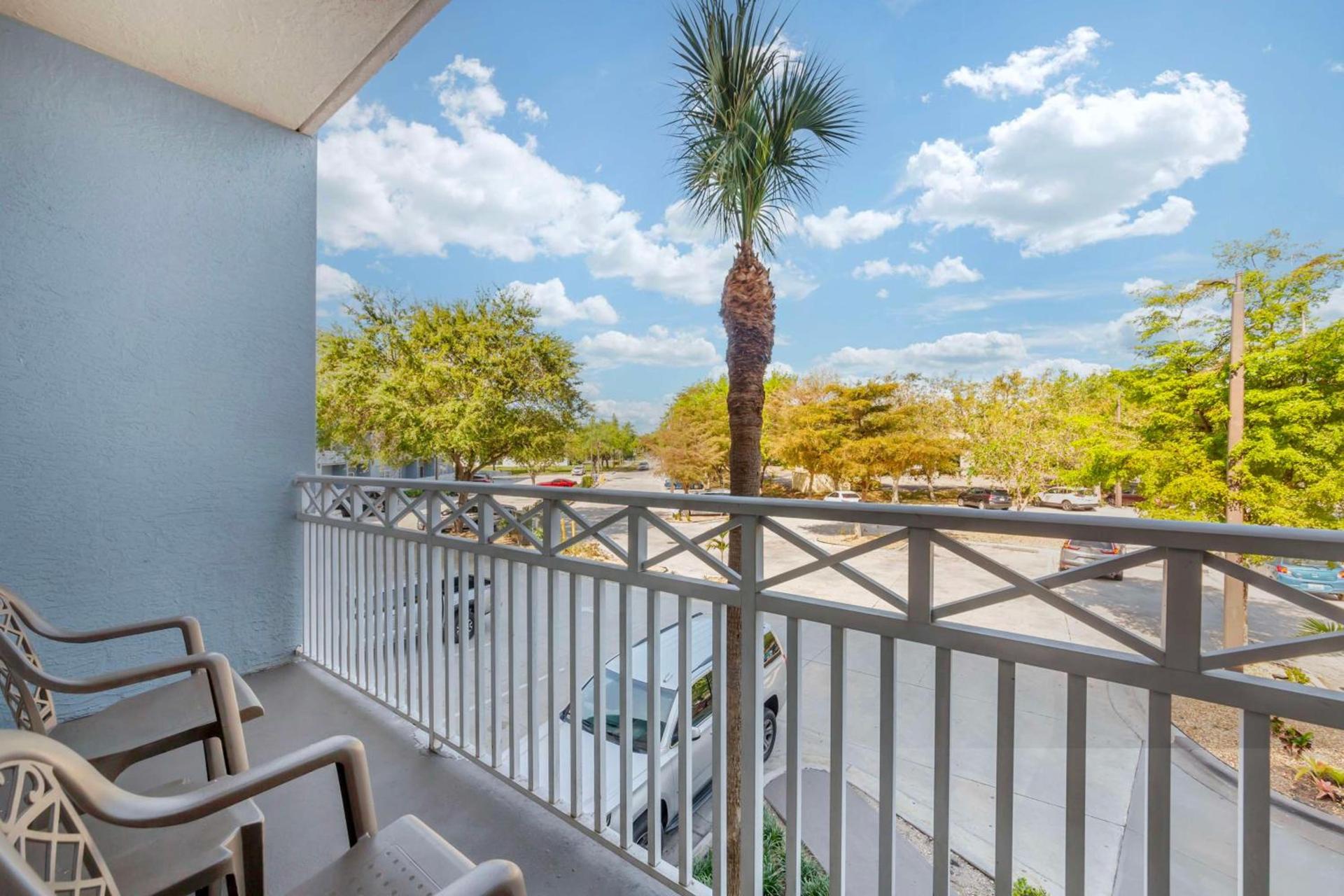 Best Western Naples Plaza Hotel photo 25