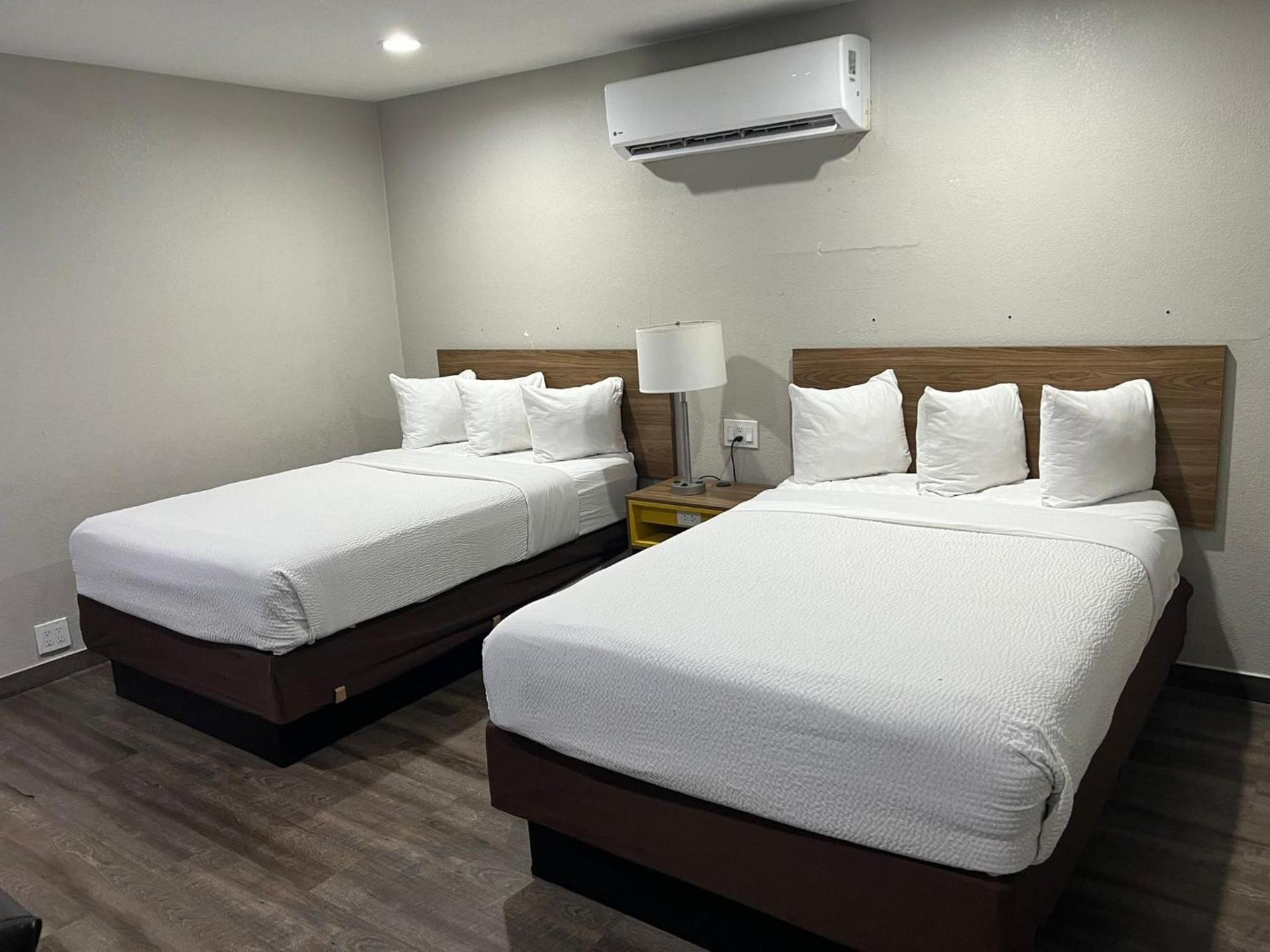 Days Inn by Wyndham El Centro photo 24