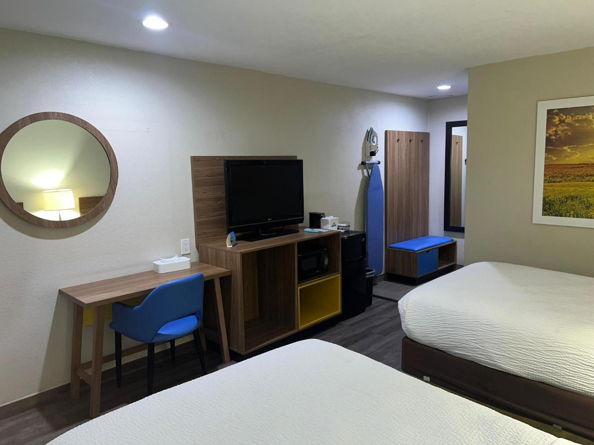 Days Inn by Wyndham El Centro photo 14