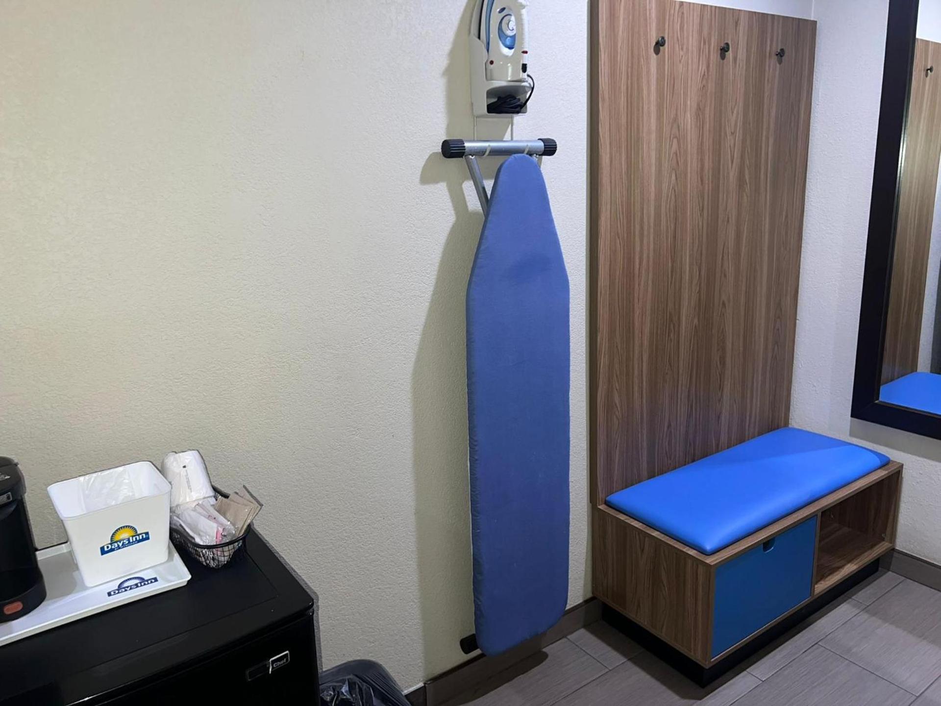 Days Inn by Wyndham El Centro photo 29