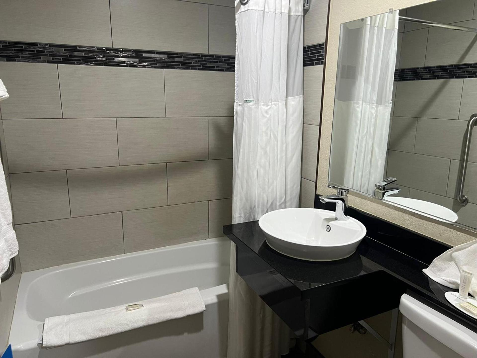 Days Inn by Wyndham El Centro photo 22