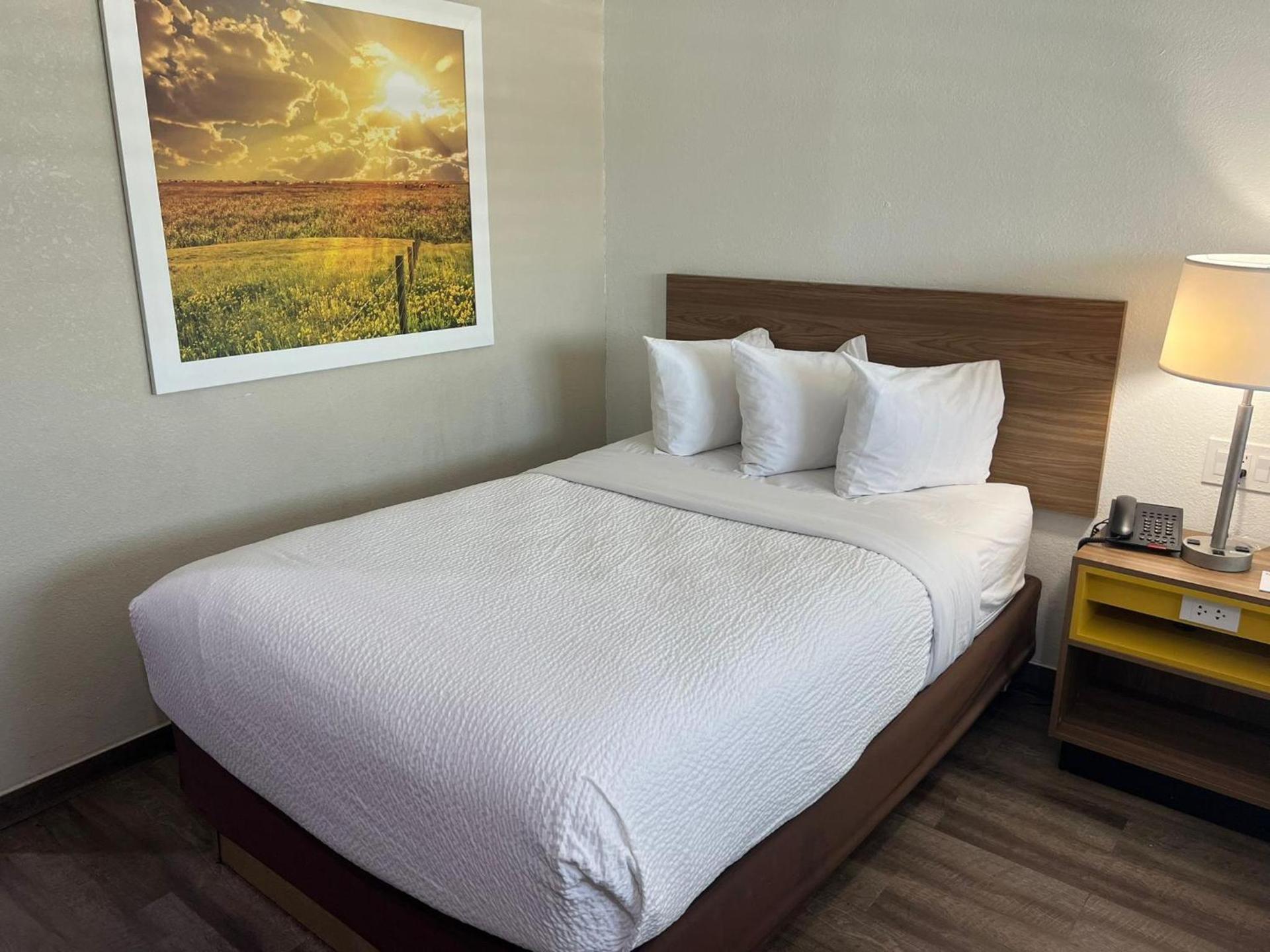 Days Inn by Wyndham El Centro photo 19
