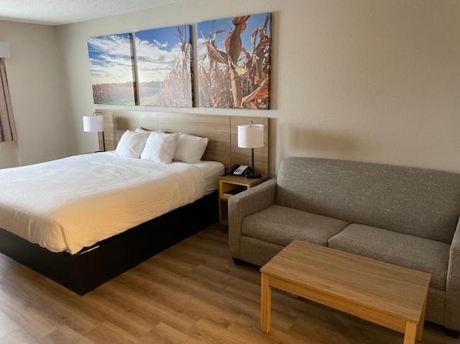 Days Inn by Wyndham Ames photo 8