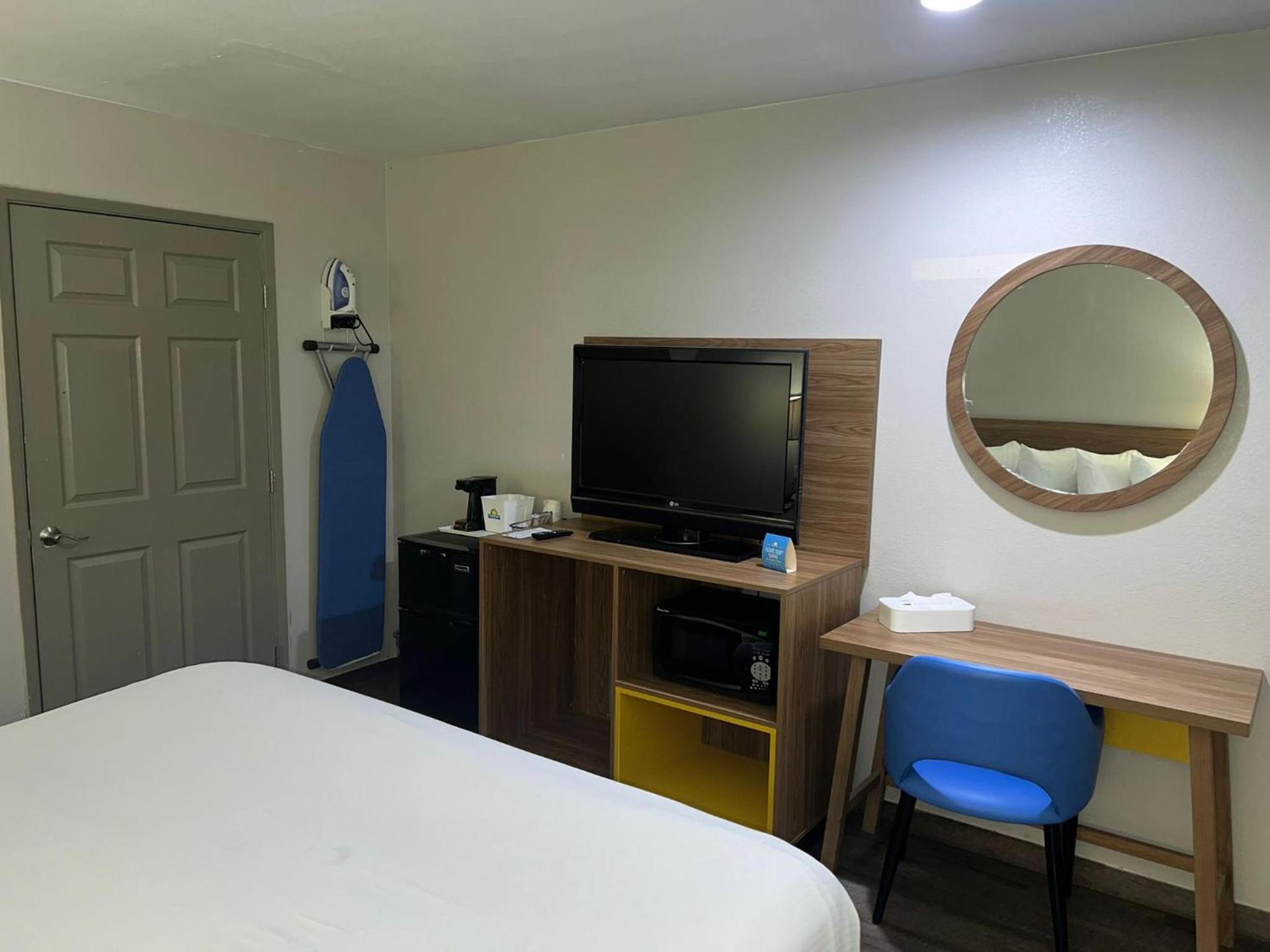 Days Inn by Wyndham El Centro photo 15