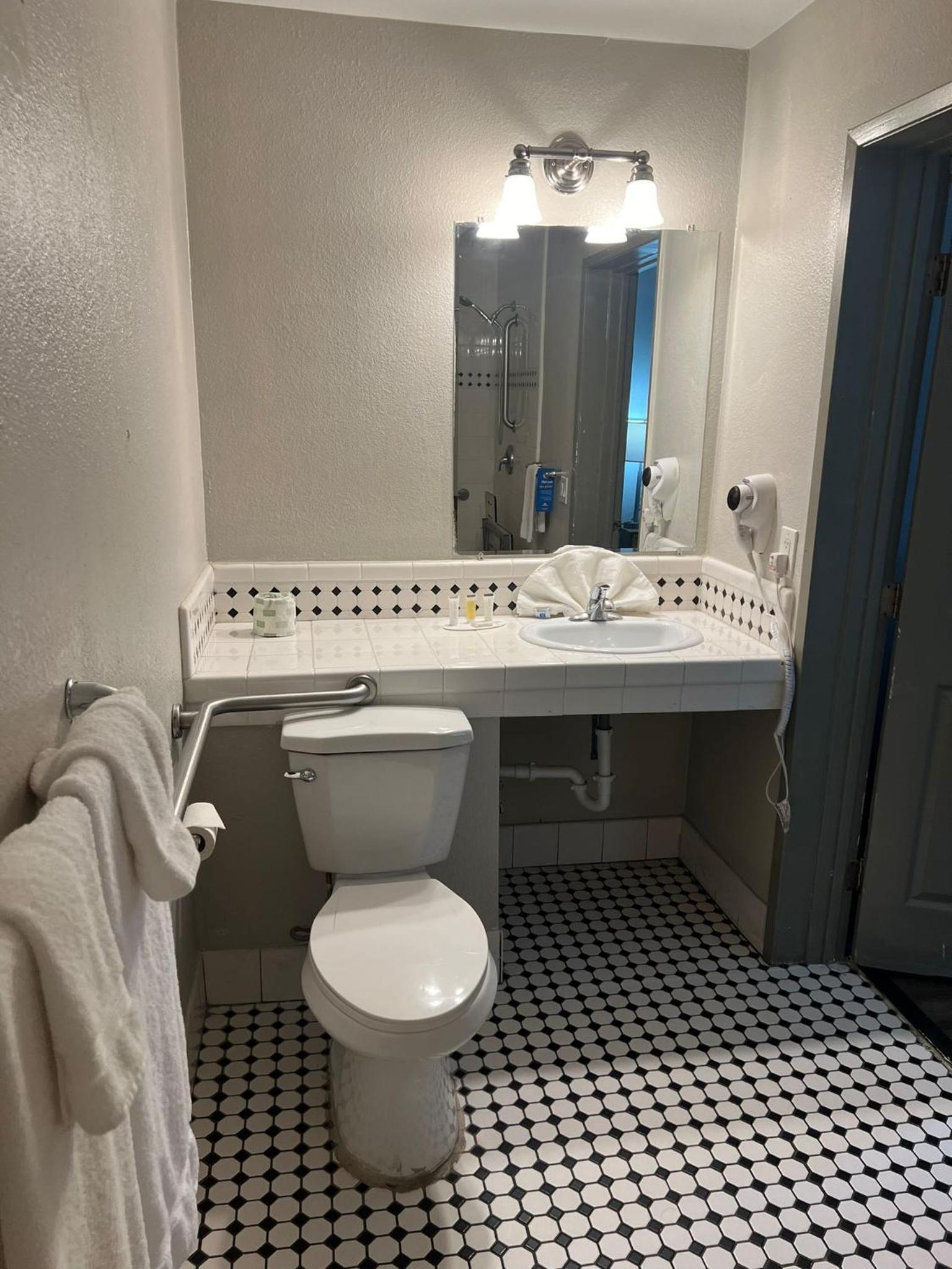 Days Inn by Wyndham El Centro photo 33
