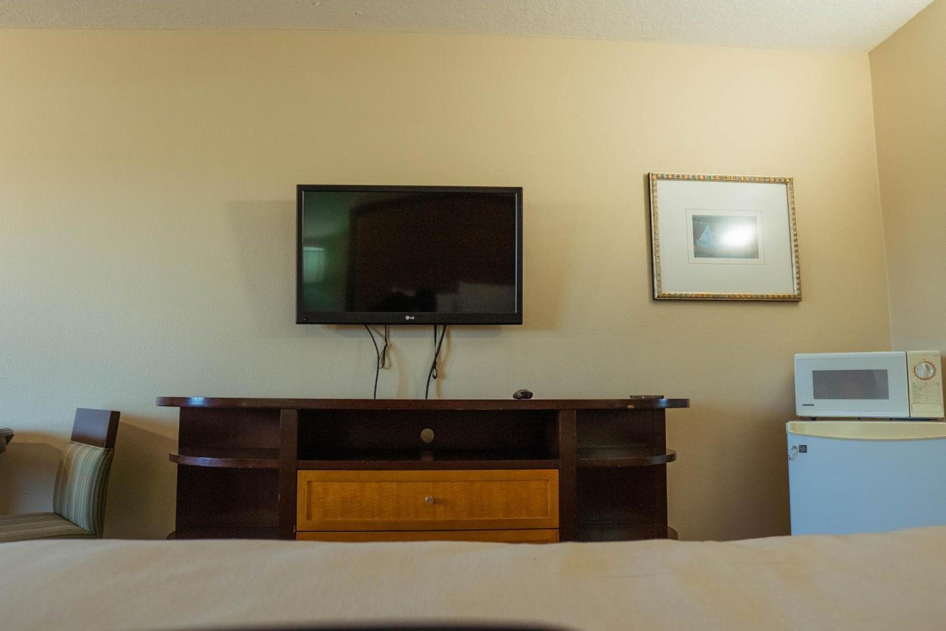 Serena Inn photo 17