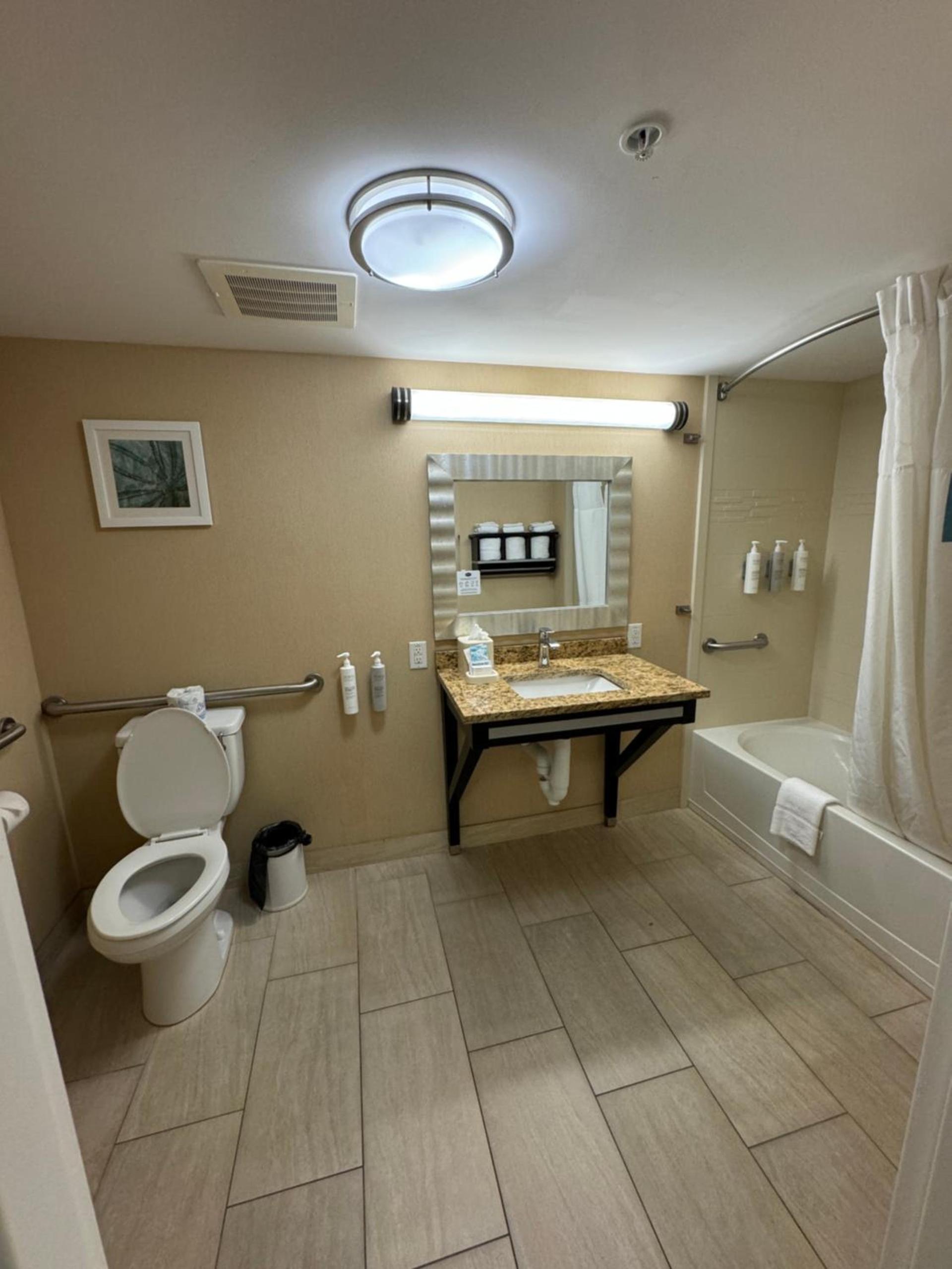 Hampton Inn Daytona Beach/Beachfront photo 36
