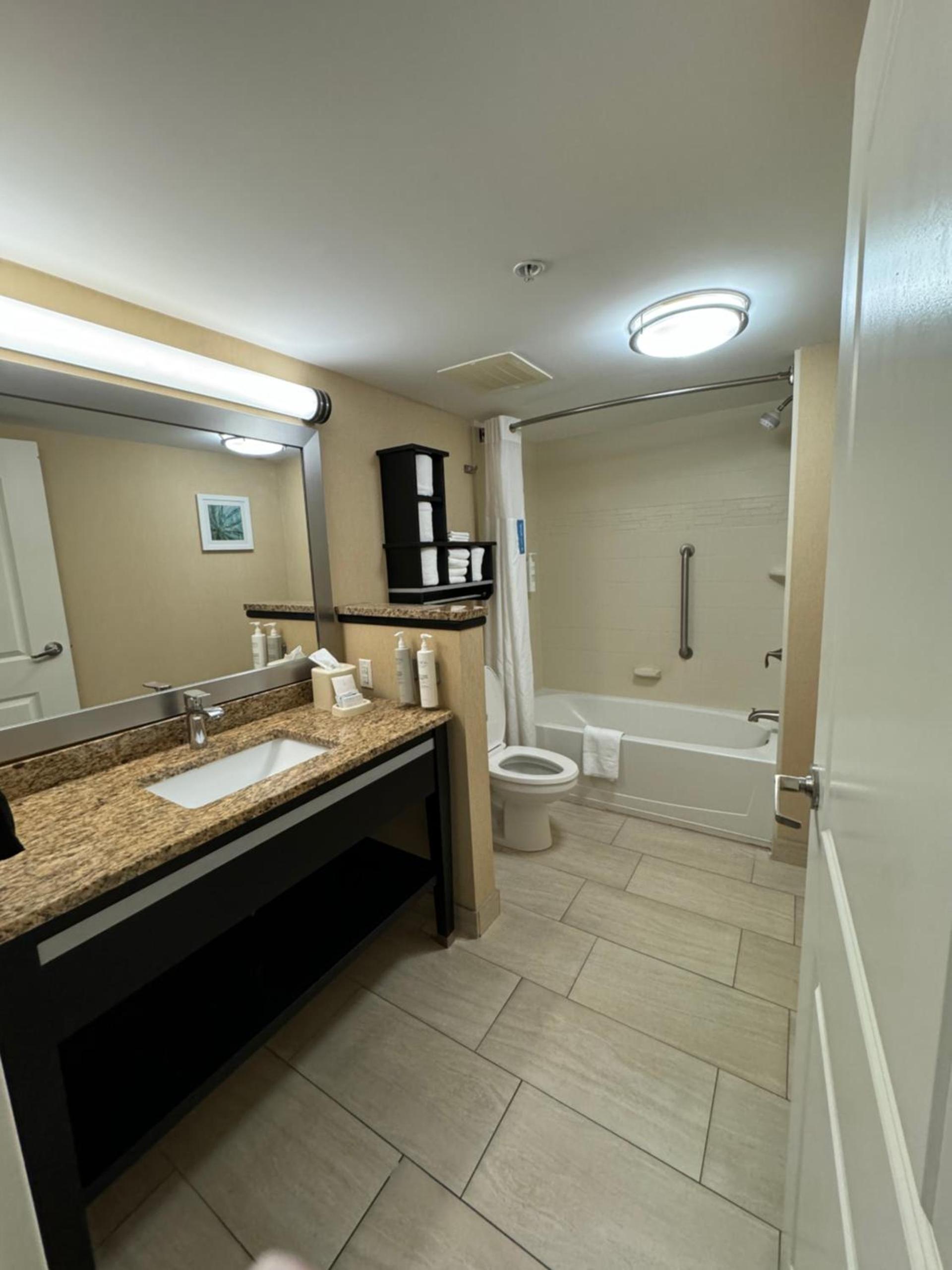 Hampton Inn Daytona Beach/Beachfront photo 38