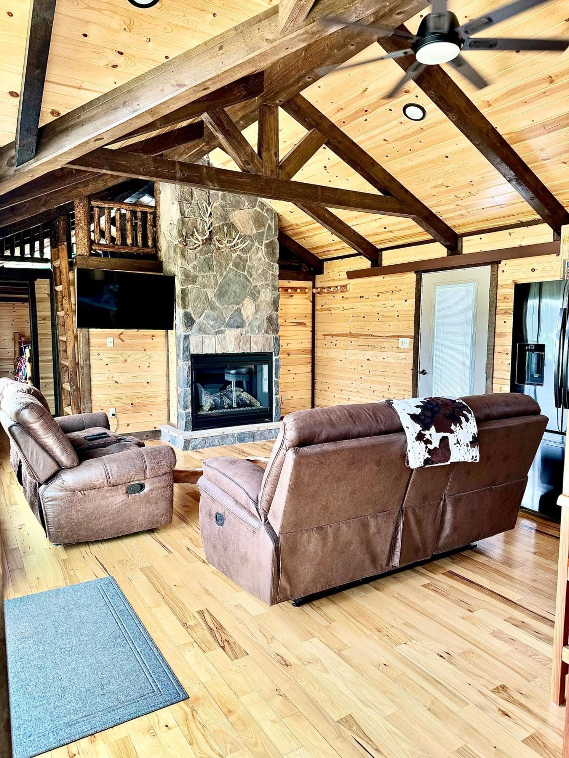 The Lodge at Devils Tower photo 48