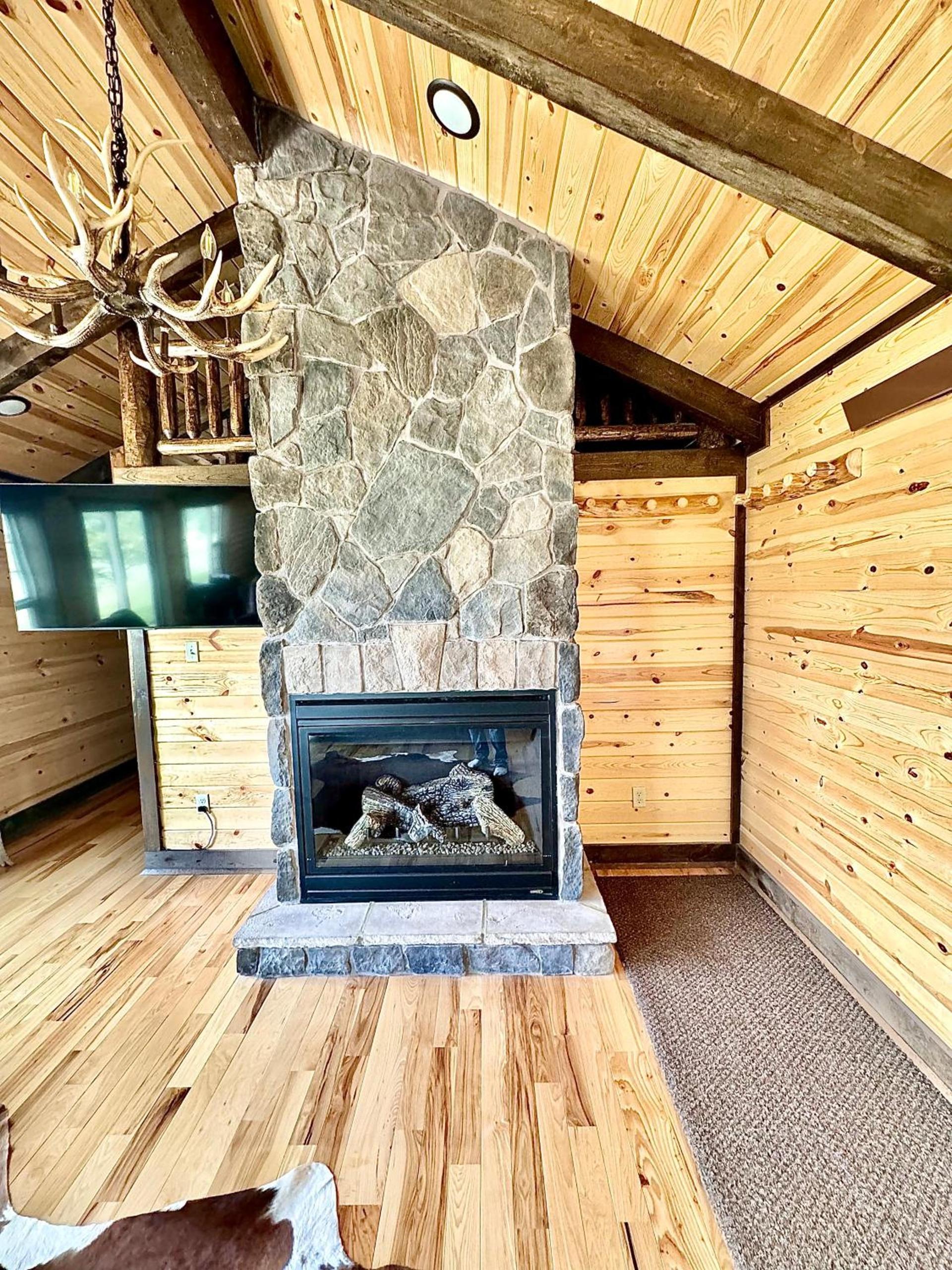 The Lodge at Devils Tower photo 18