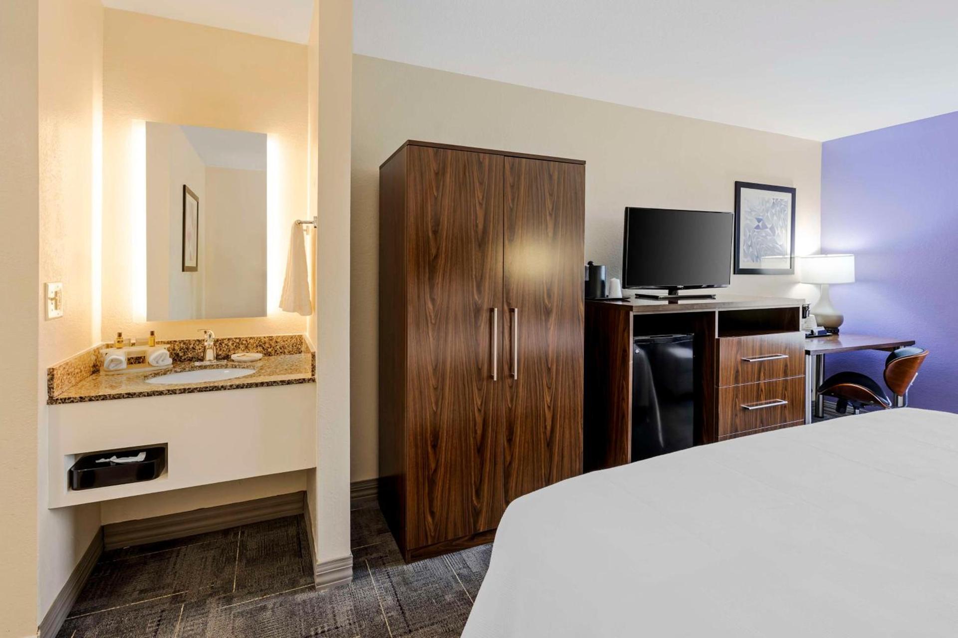 Best Western Gen X Inn photo 23