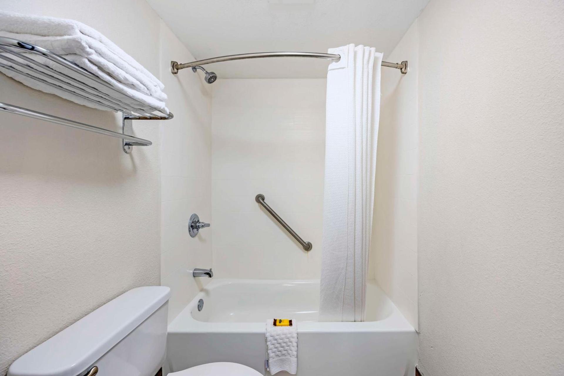 Best Western Gen X Inn photo 9