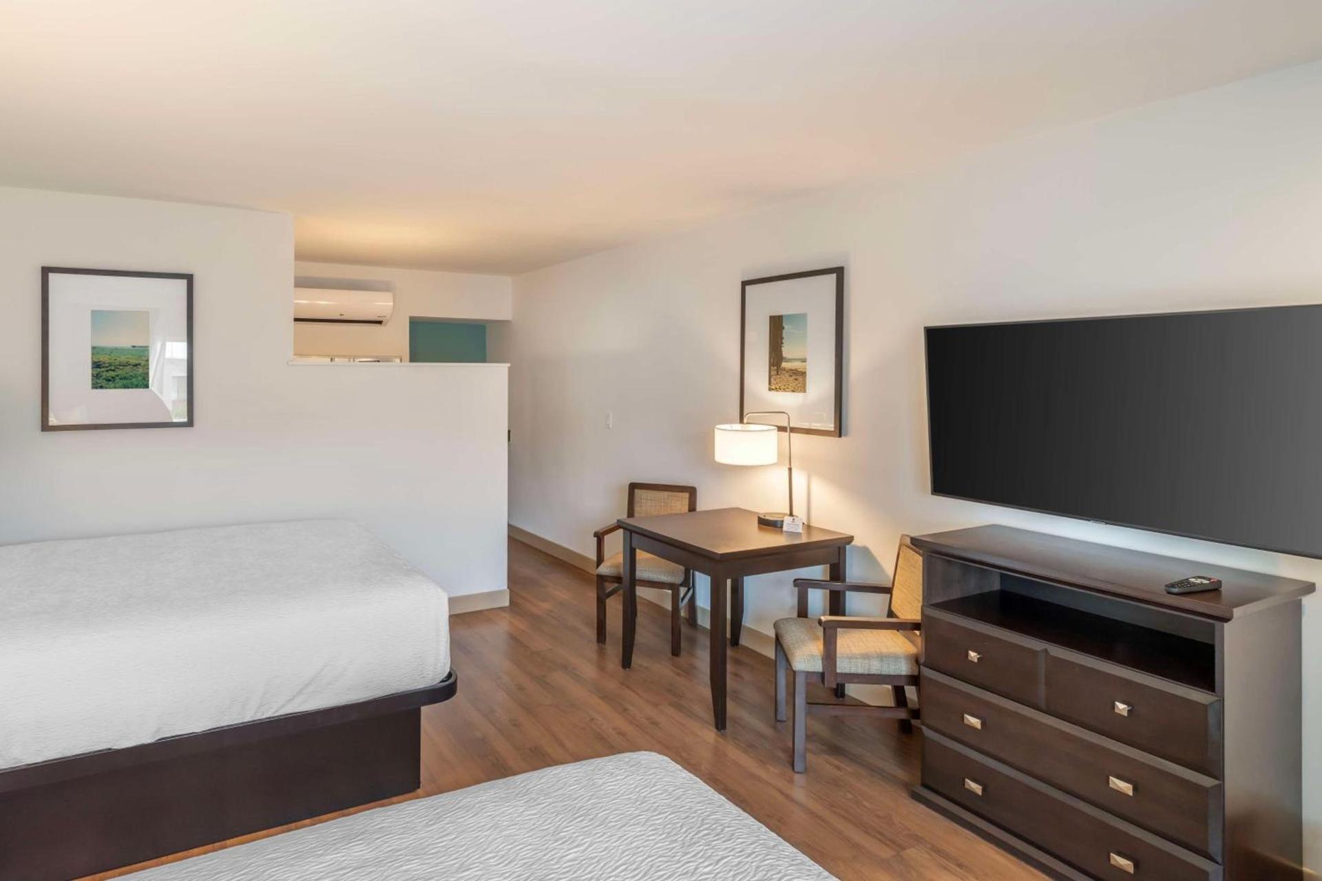Best Western At Ventura Pier photo 13