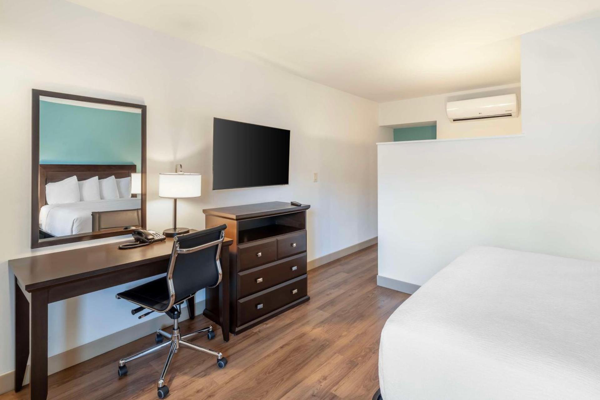 Best Western At Ventura Pier photo 15