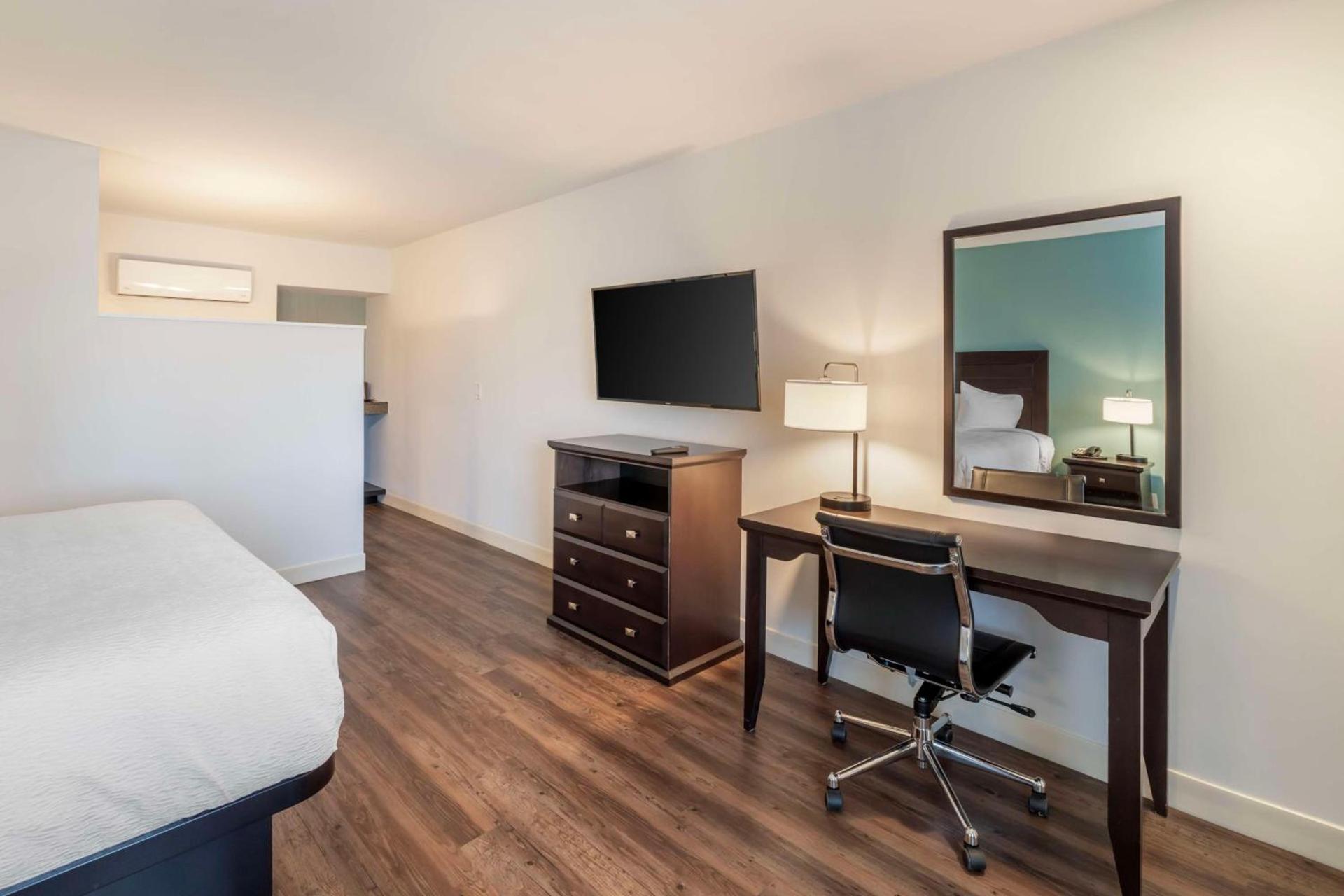 Best Western At Ventura Pier photo 18