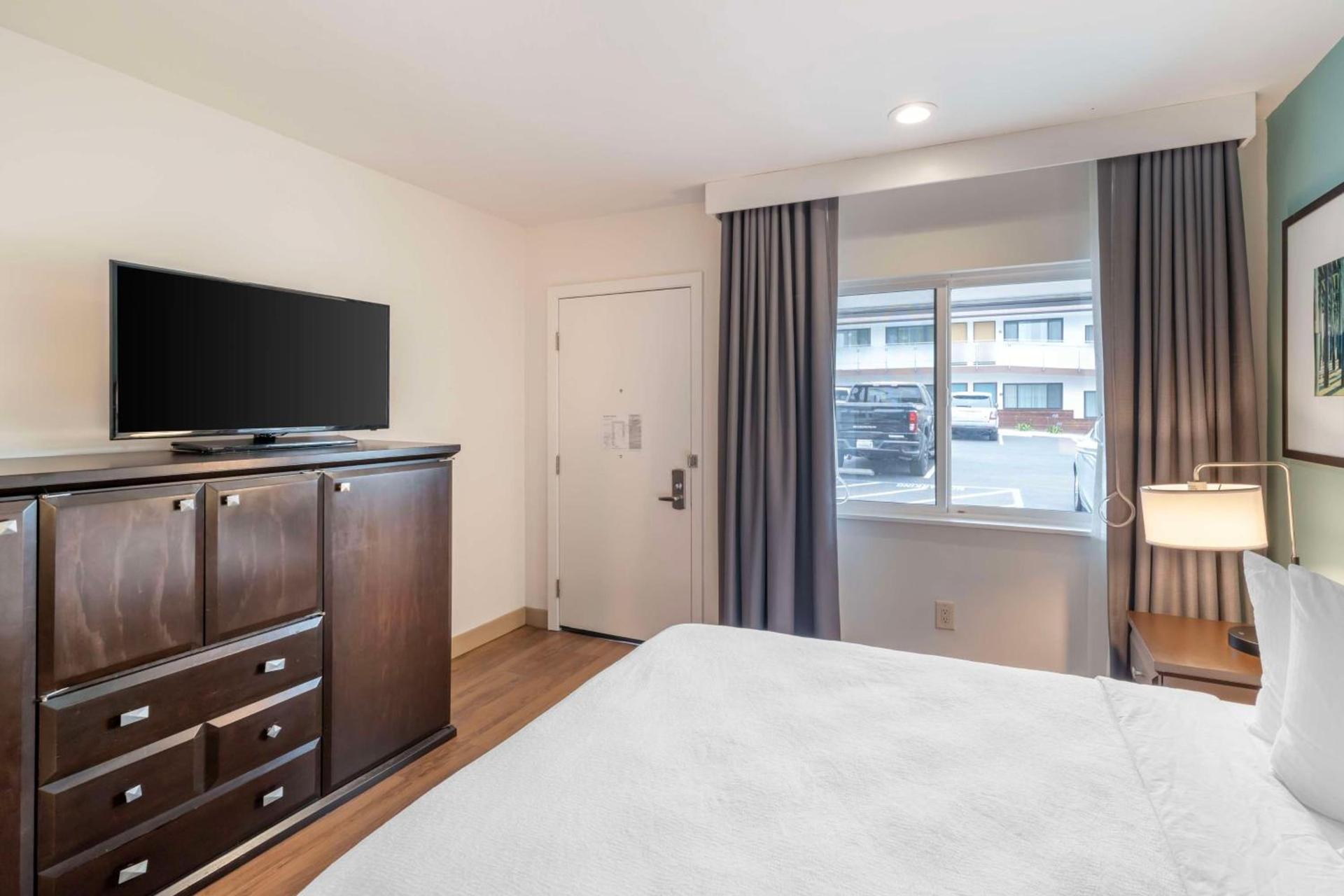 Best Western At Ventura Pier photo 29