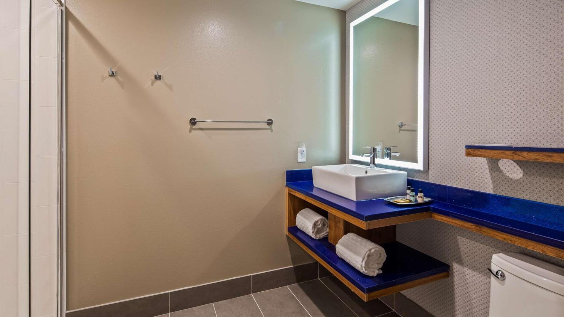 GLō Best Western Tulsa-Catoosa East Route 66 photo 23
