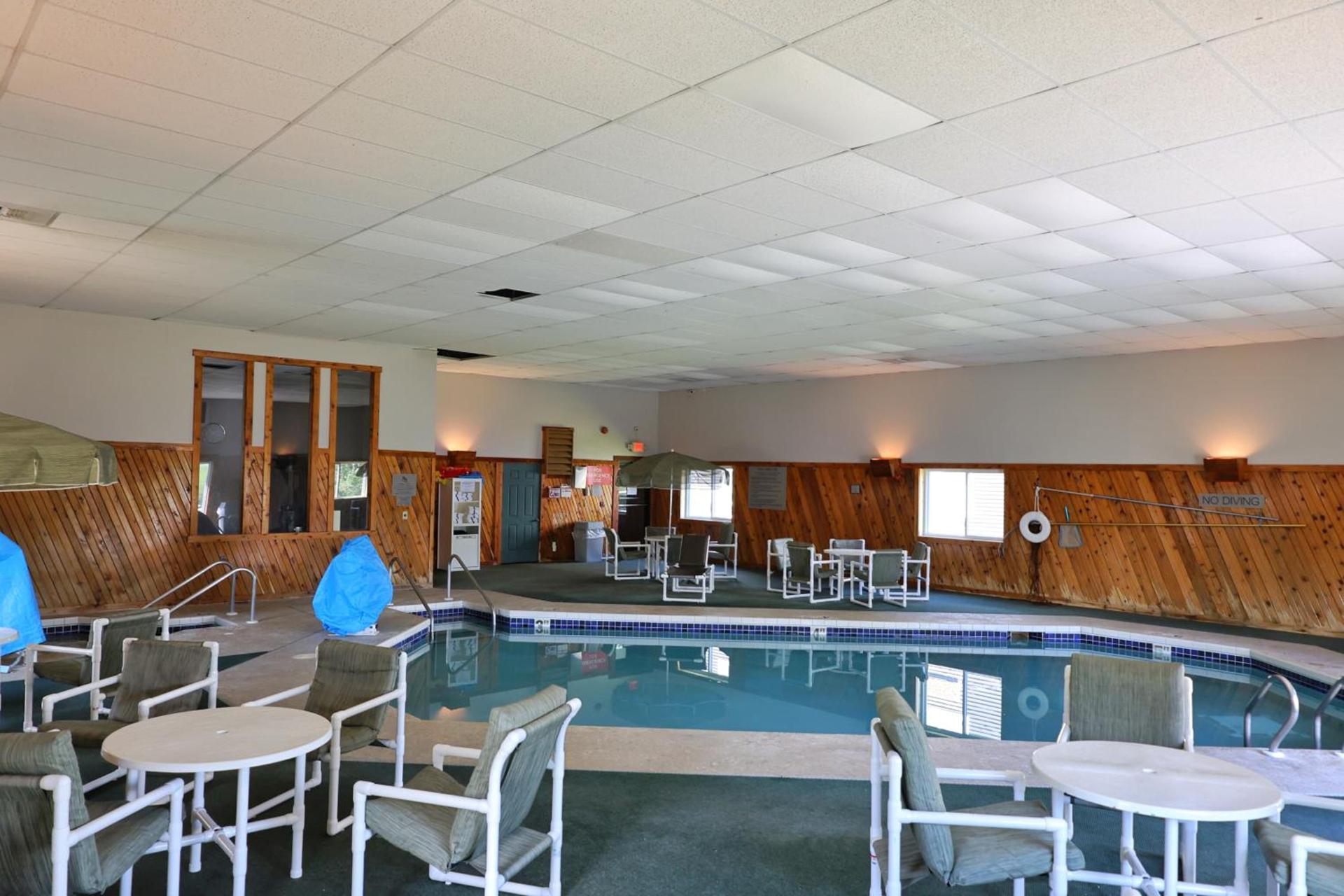 Country Inn & Suites by Radisson, Sparta, WI photo 46