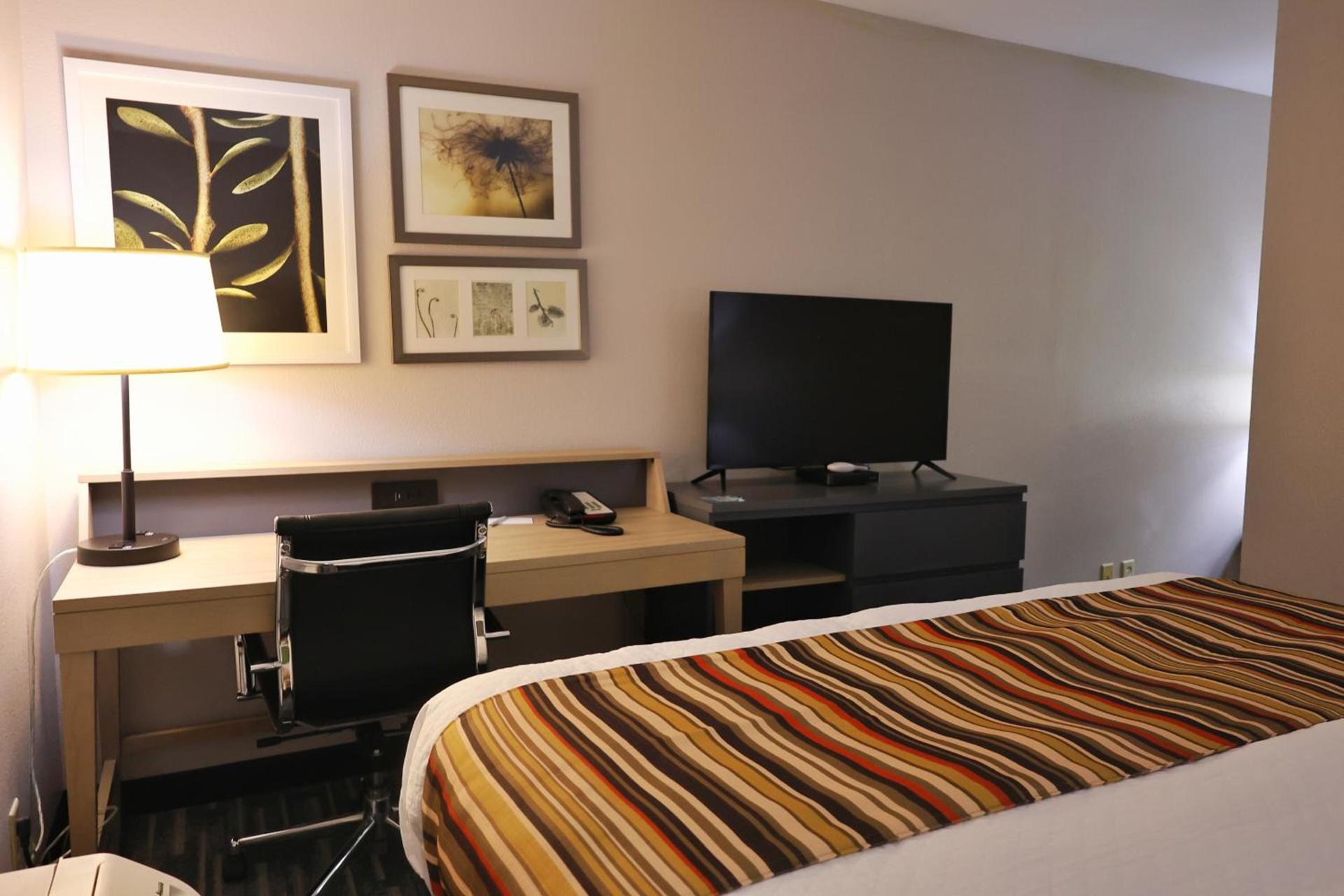 Country Inn & Suites by Radisson, Sparta, WI photo 63