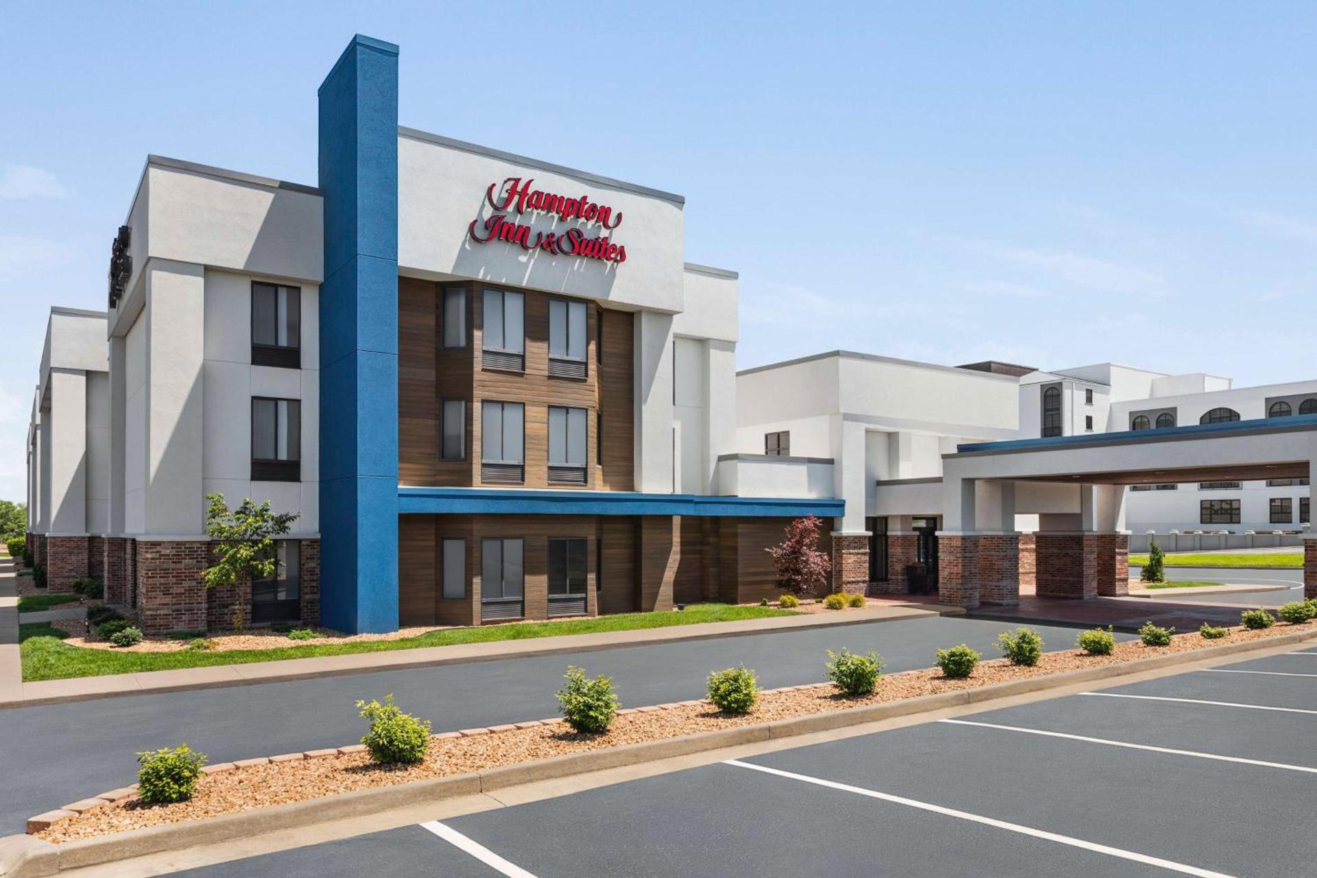 Hampton Inn & Suites Springfield photo 2