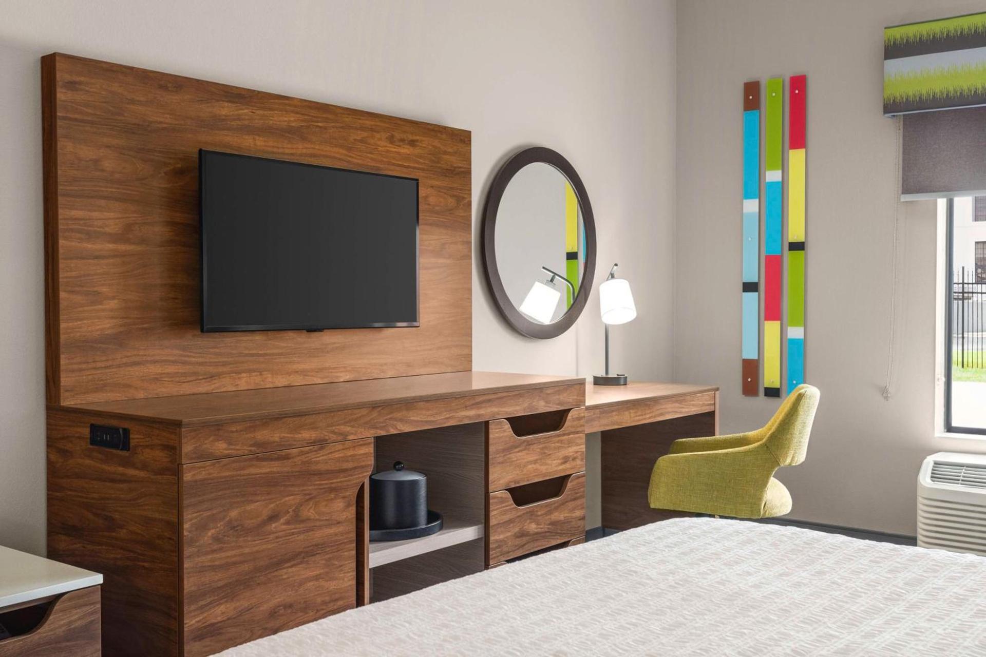 Hampton Inn & Suites Springfield photo 18