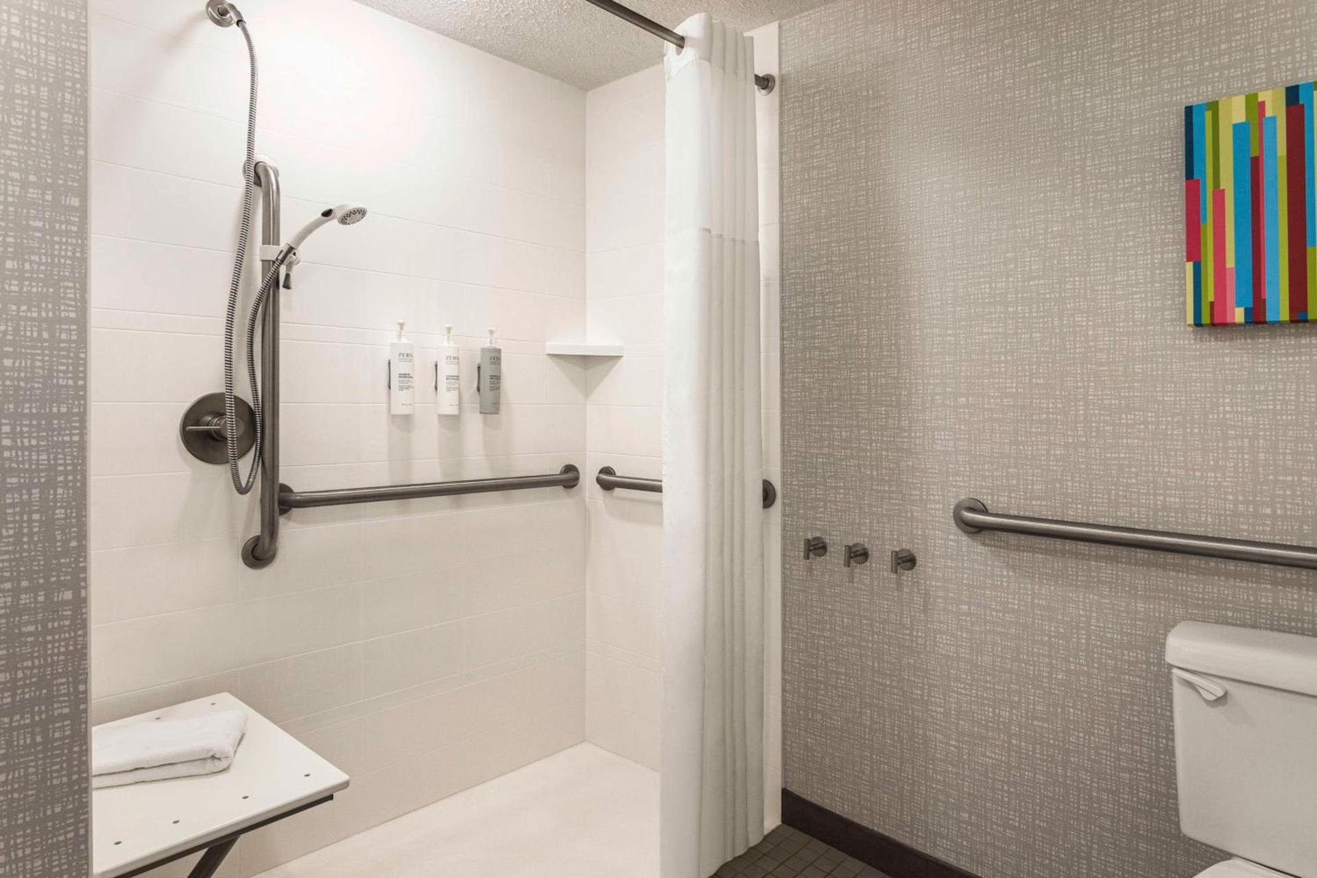 Hampton Inn & Suites Springfield photo 21