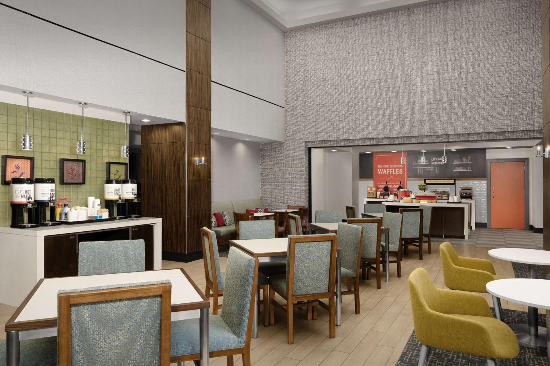Hampton Inn & Suites Orlando North Altamonte Springs photo 12