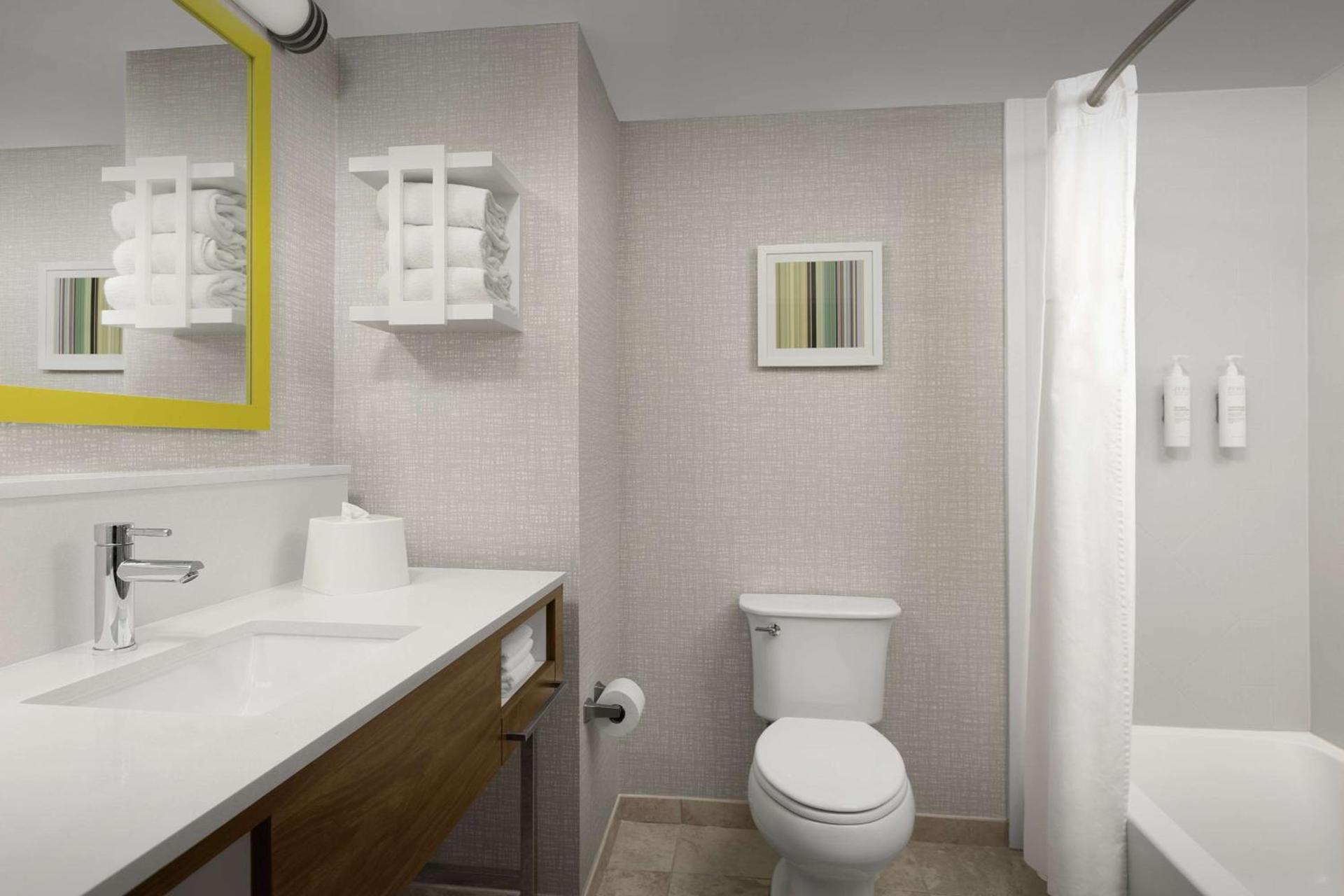 Hampton Inn & Suites Orlando North Altamonte Springs photo 17