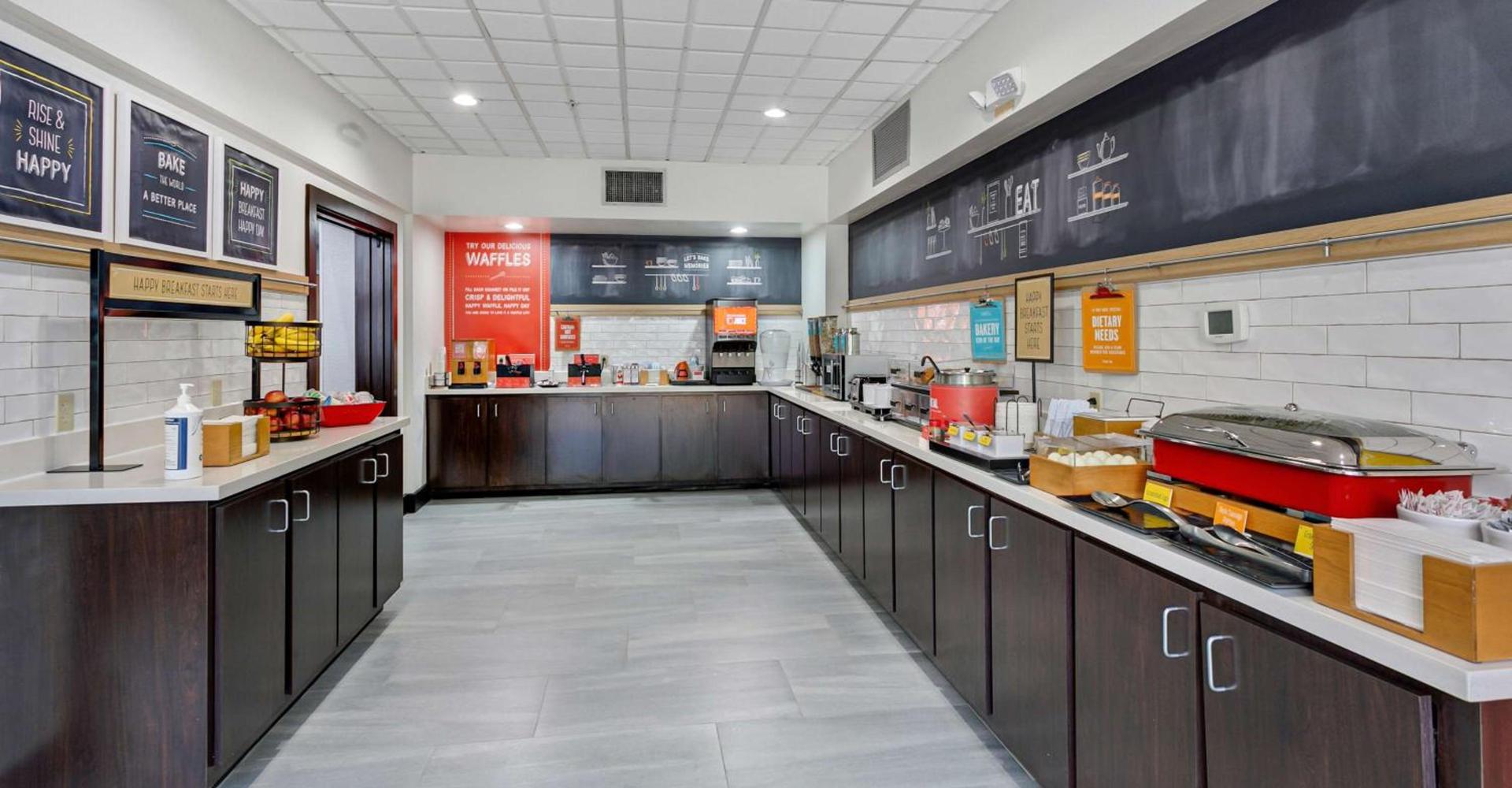 Hampton Inn Houston-Pearland, TX photo 39