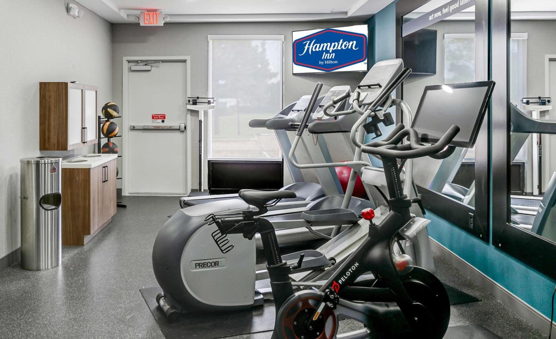 Hampton Inn Houston-Pearland, TX photo 20