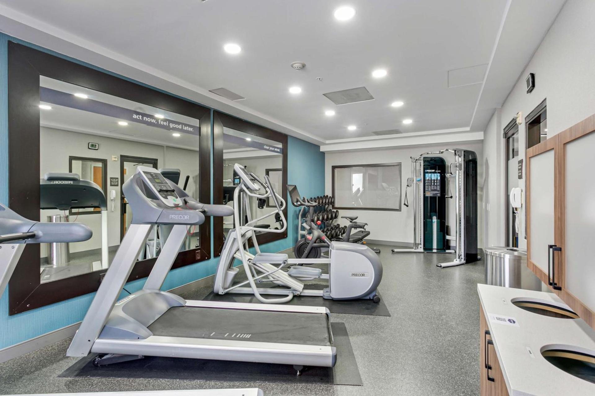 Hampton Inn Houston-Pearland, TX photo 13