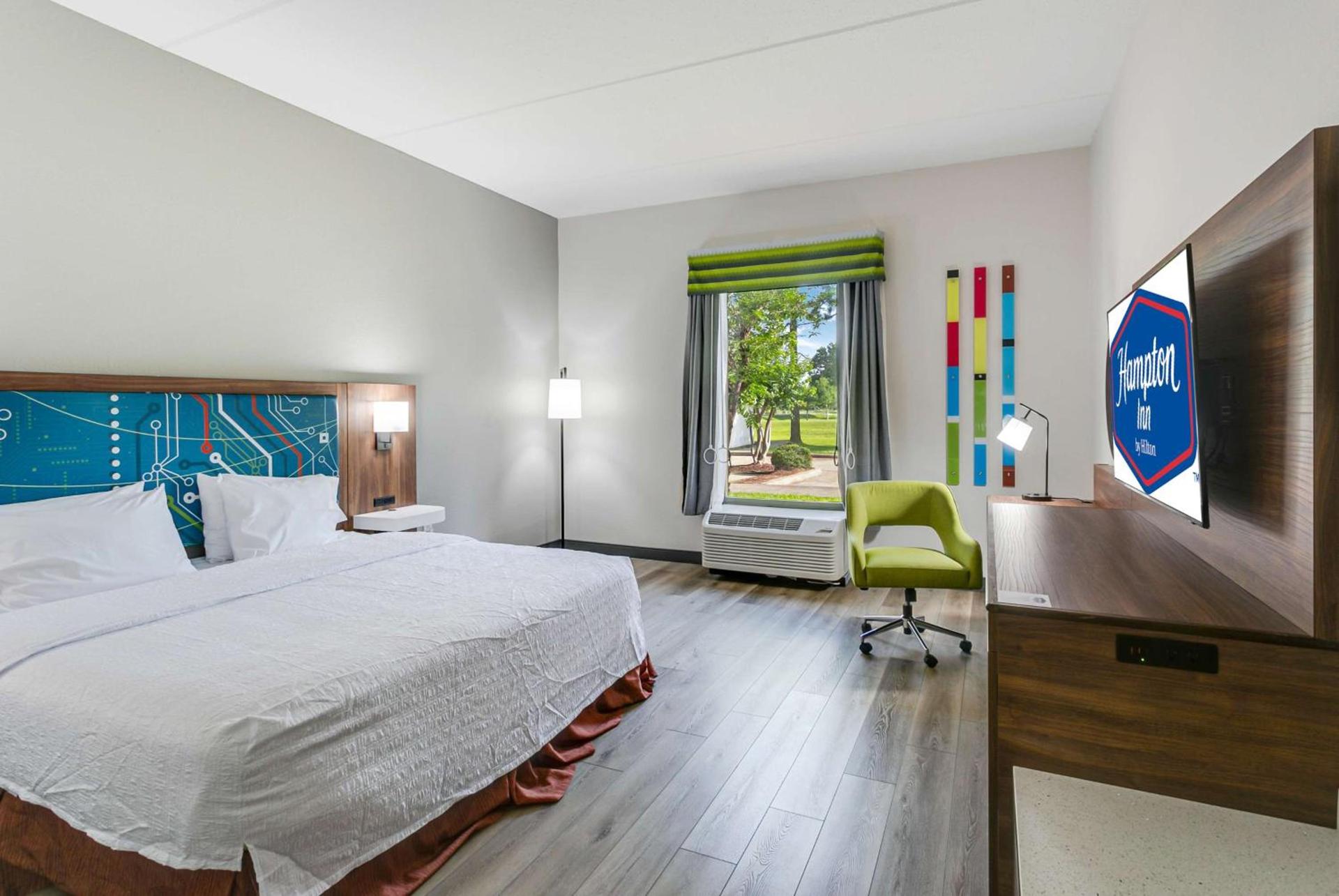 Hampton Inn Houston-Pearland, TX photo 54
