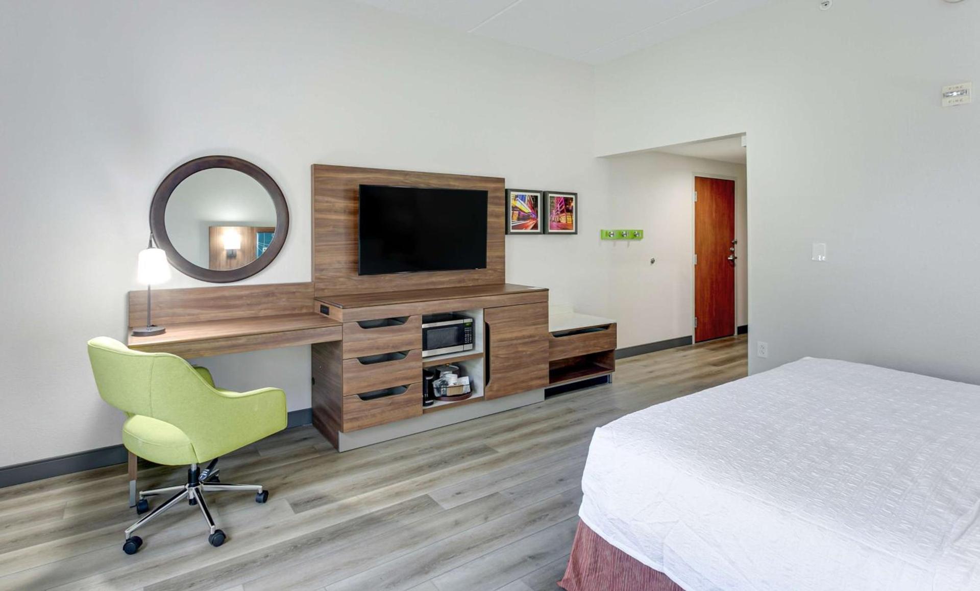 Hampton Inn Houston-Pearland, TX photo 29
