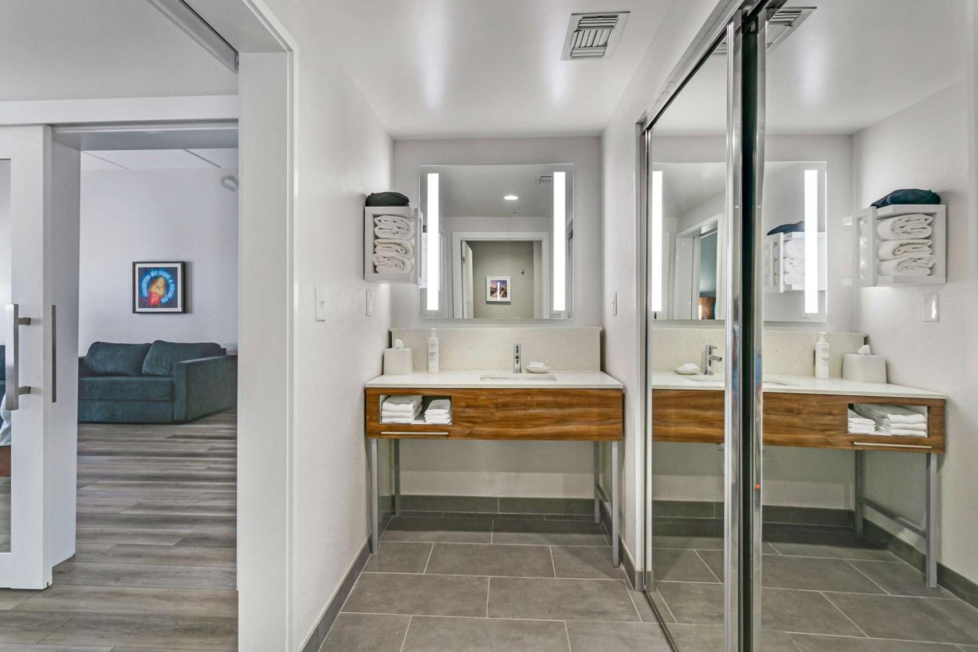 Hampton Inn Houston-Pearland, TX photo 4