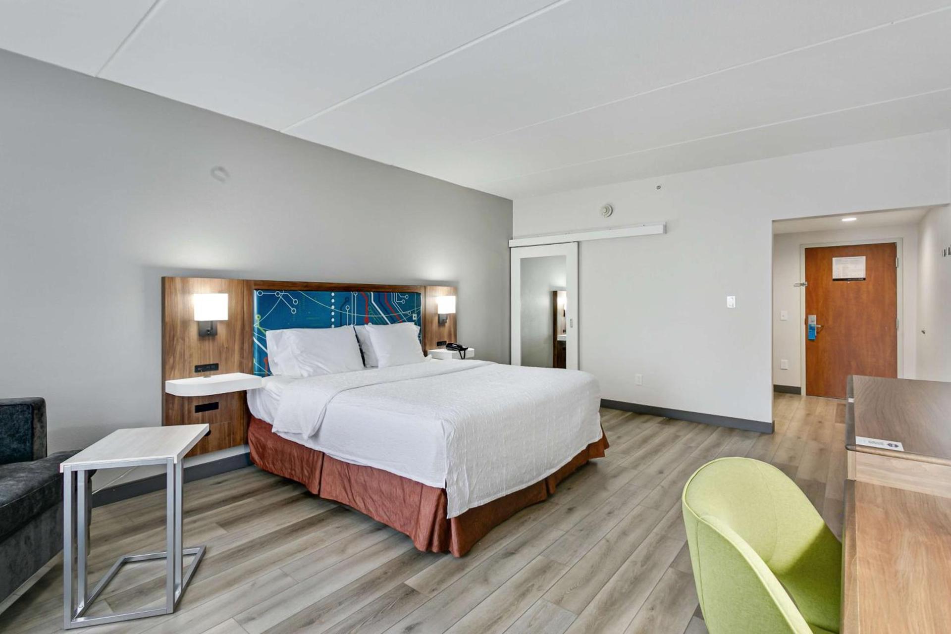 Hampton Inn Houston-Pearland, TX photo 32