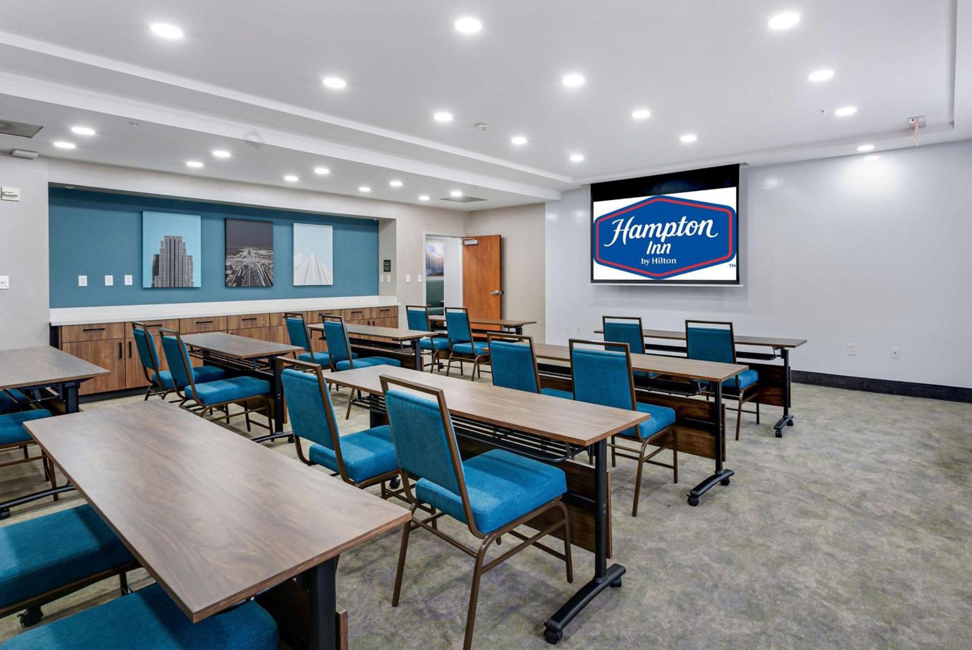 Hampton Inn Houston-Pearland, TX photo 12