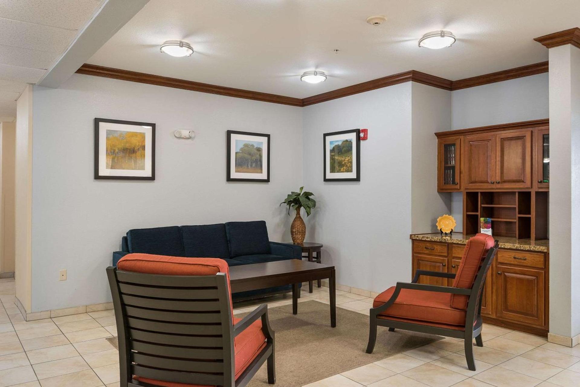 Suburban Studios Waterloo photo 6