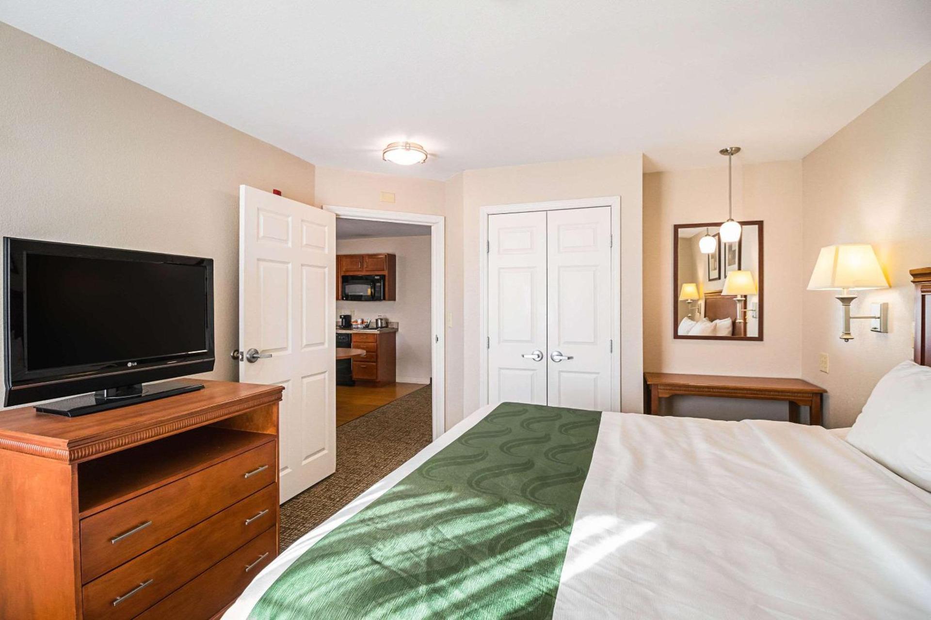 Suburban Studios Waterloo photo 10