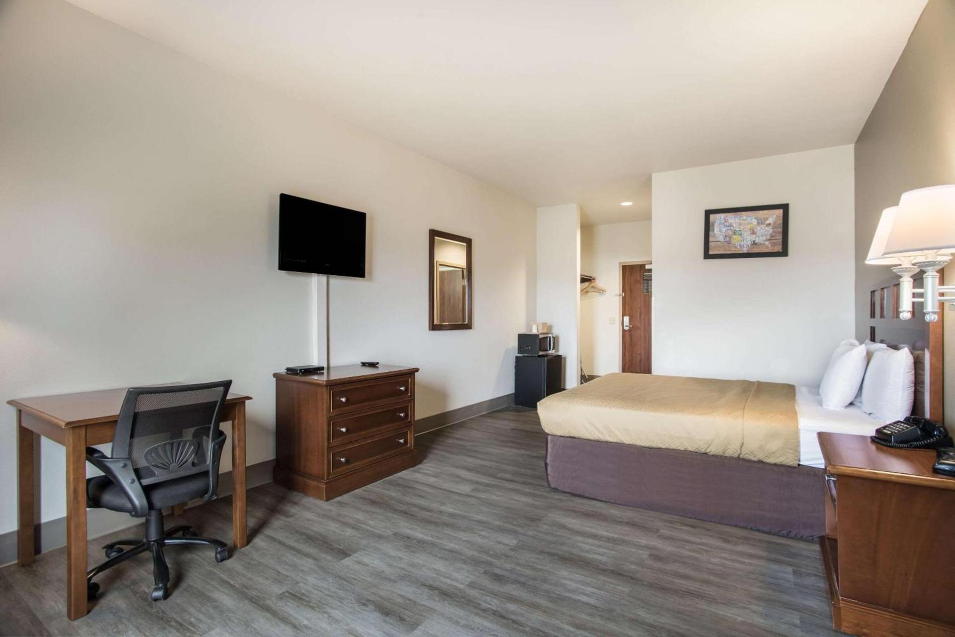 Econo Lodge Anderson photo 12