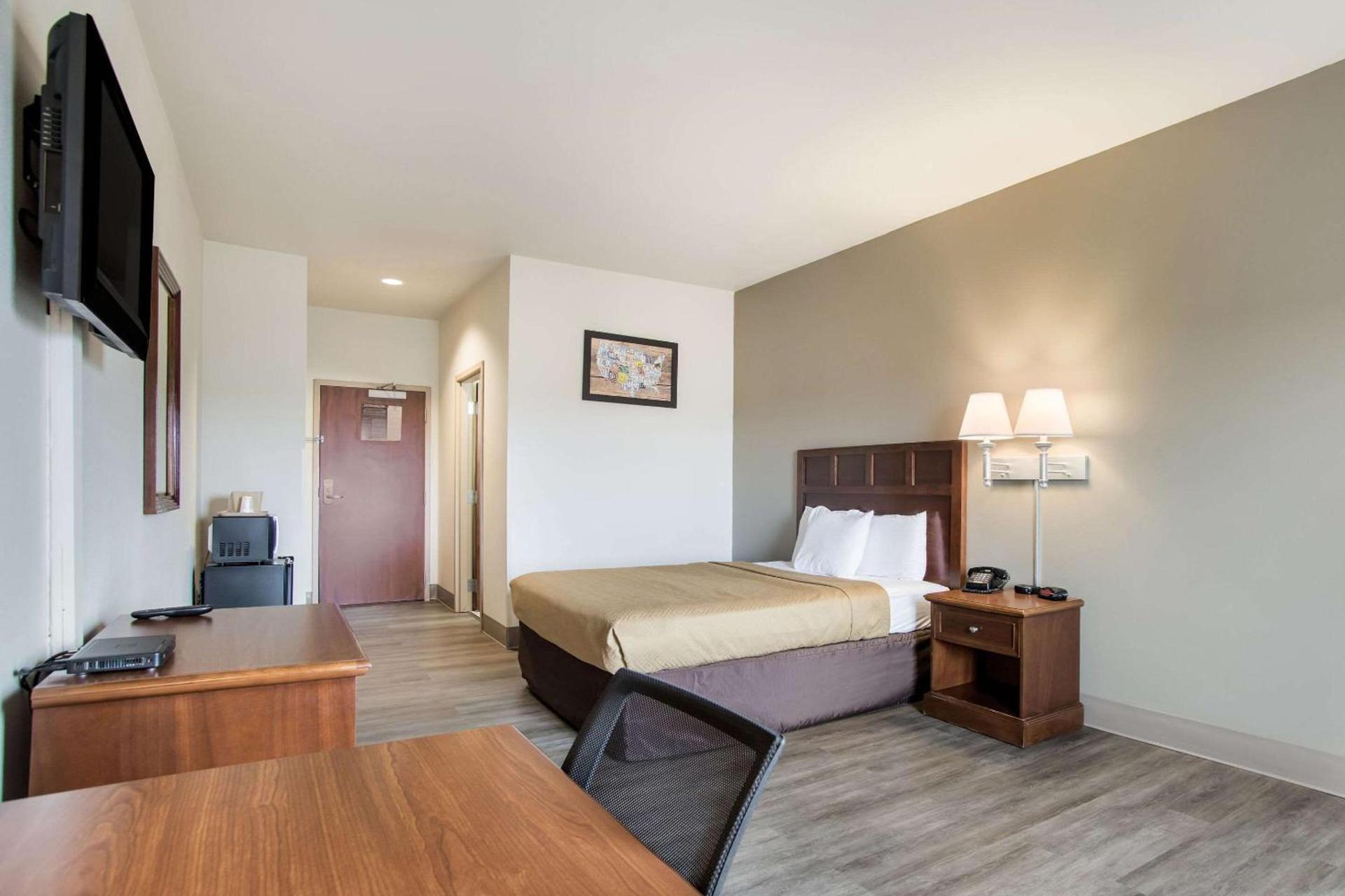 Econo Lodge Anderson photo 13